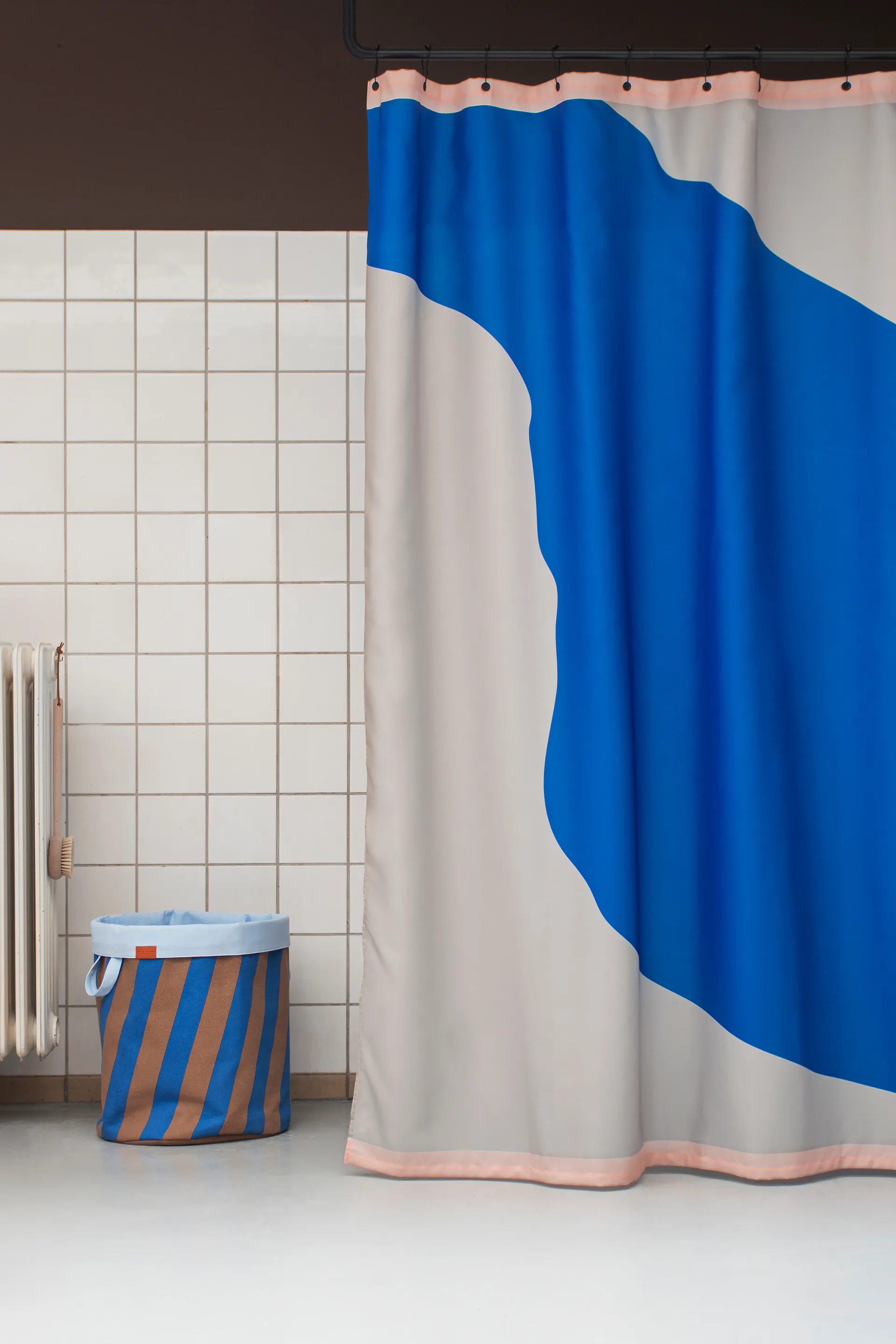 Nova Arte suihkuverho 150x200 cm, Light grey-cobalt Mette Ditmer