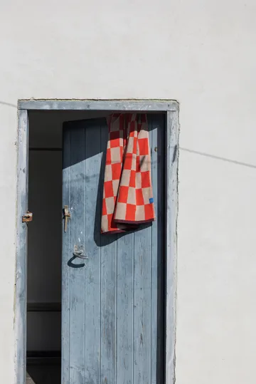 Retro käsipyyhe - Tummanoranssi, 50x90 cm - Mette Ditmer