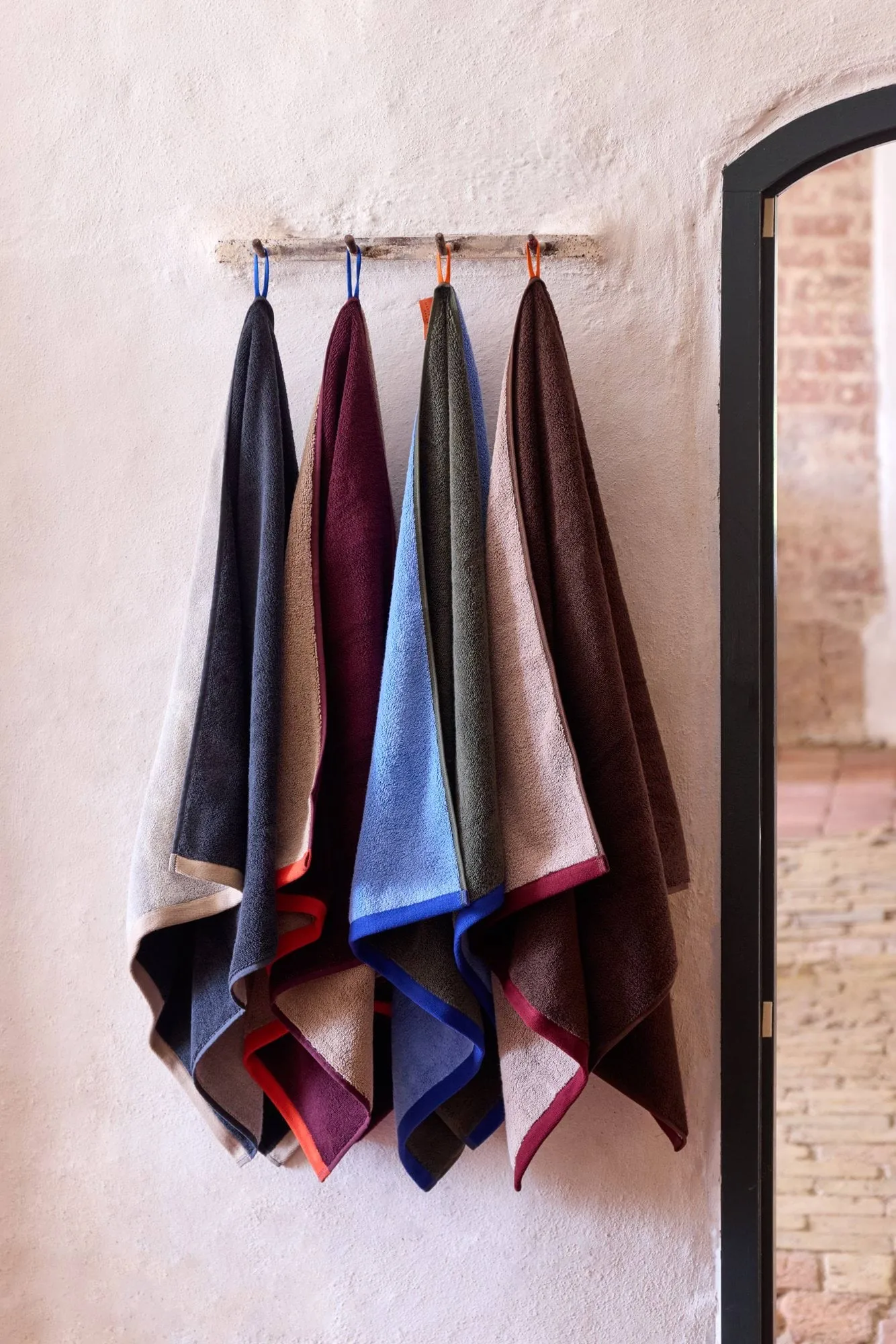 Soft badhandduk 70x133 cm -> Soft kylpypyyhe 70x133 cm, Gray-Red (harmaa-punainen), 70x133 cm Mette Ditmer