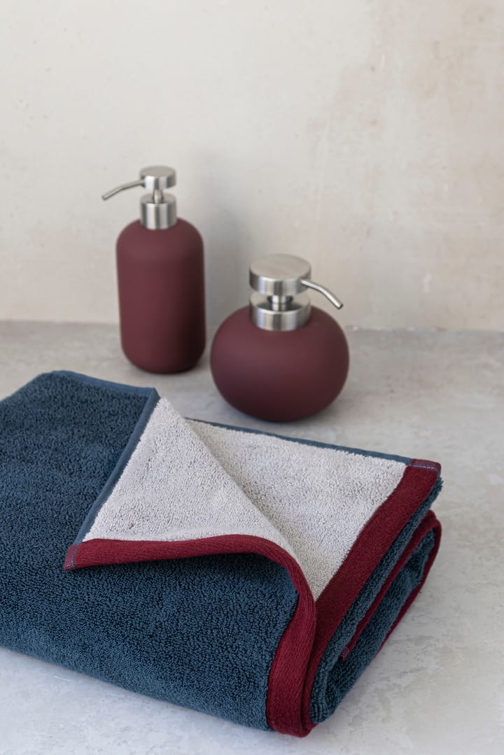 Soft badhandduk 70x133 cm -> Soft kylpypyyhe 70x133 cm, Midnight blue light gray Mette Ditmer