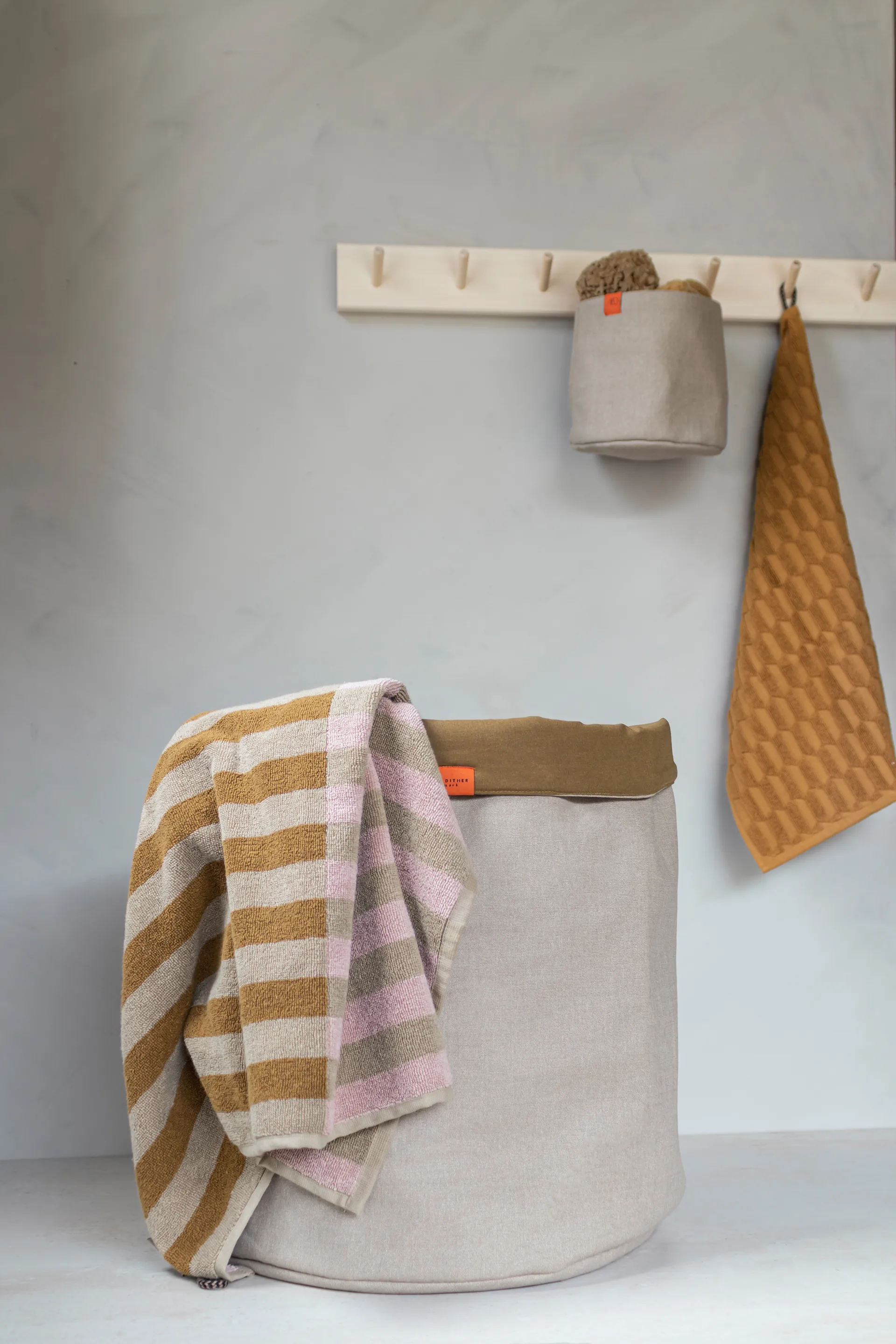 Sort It -pyykkikori, Hiekka Mette Ditmer