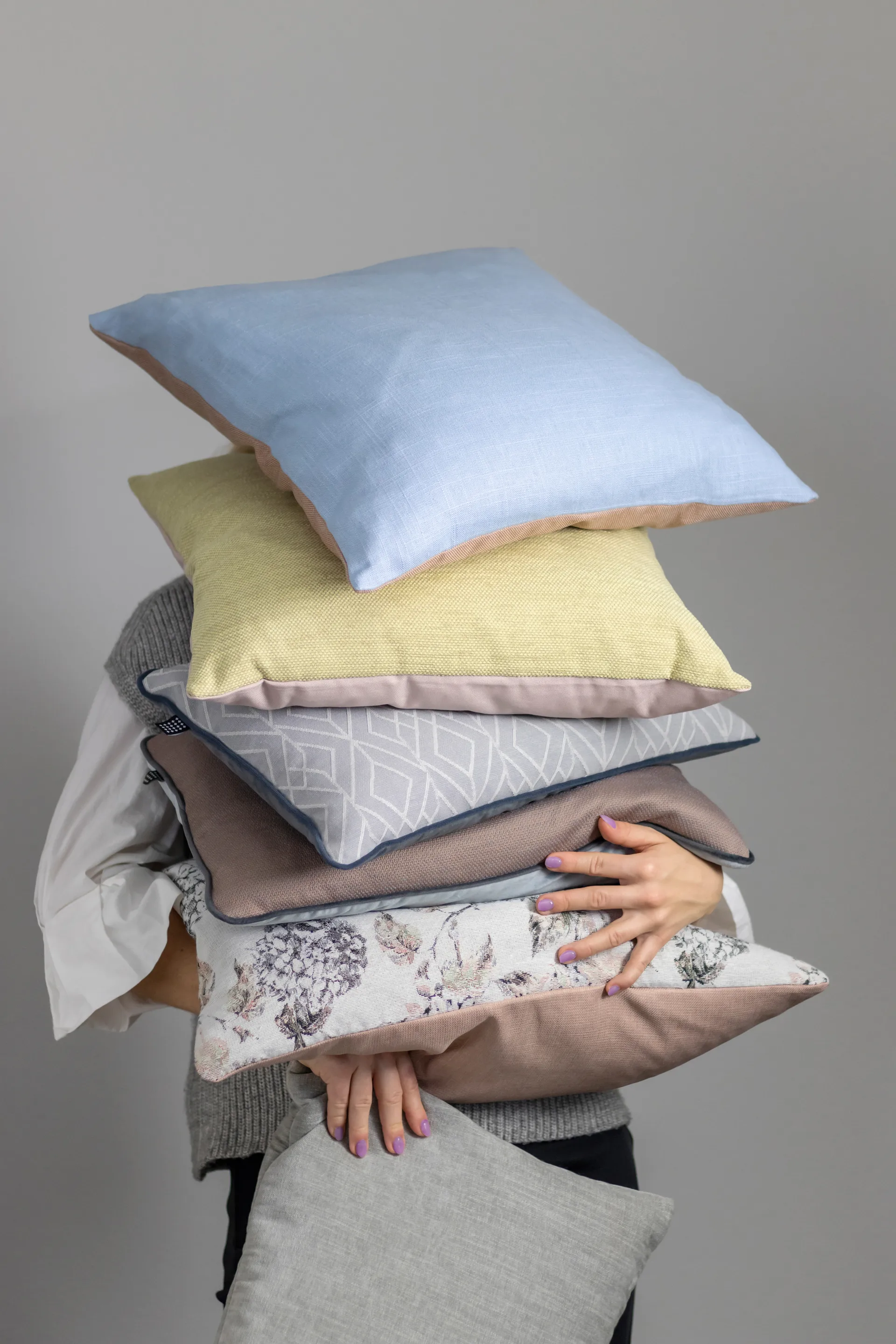 Spectrum tyyny 50 x 50 cm, Peach-blue Mette Ditmer