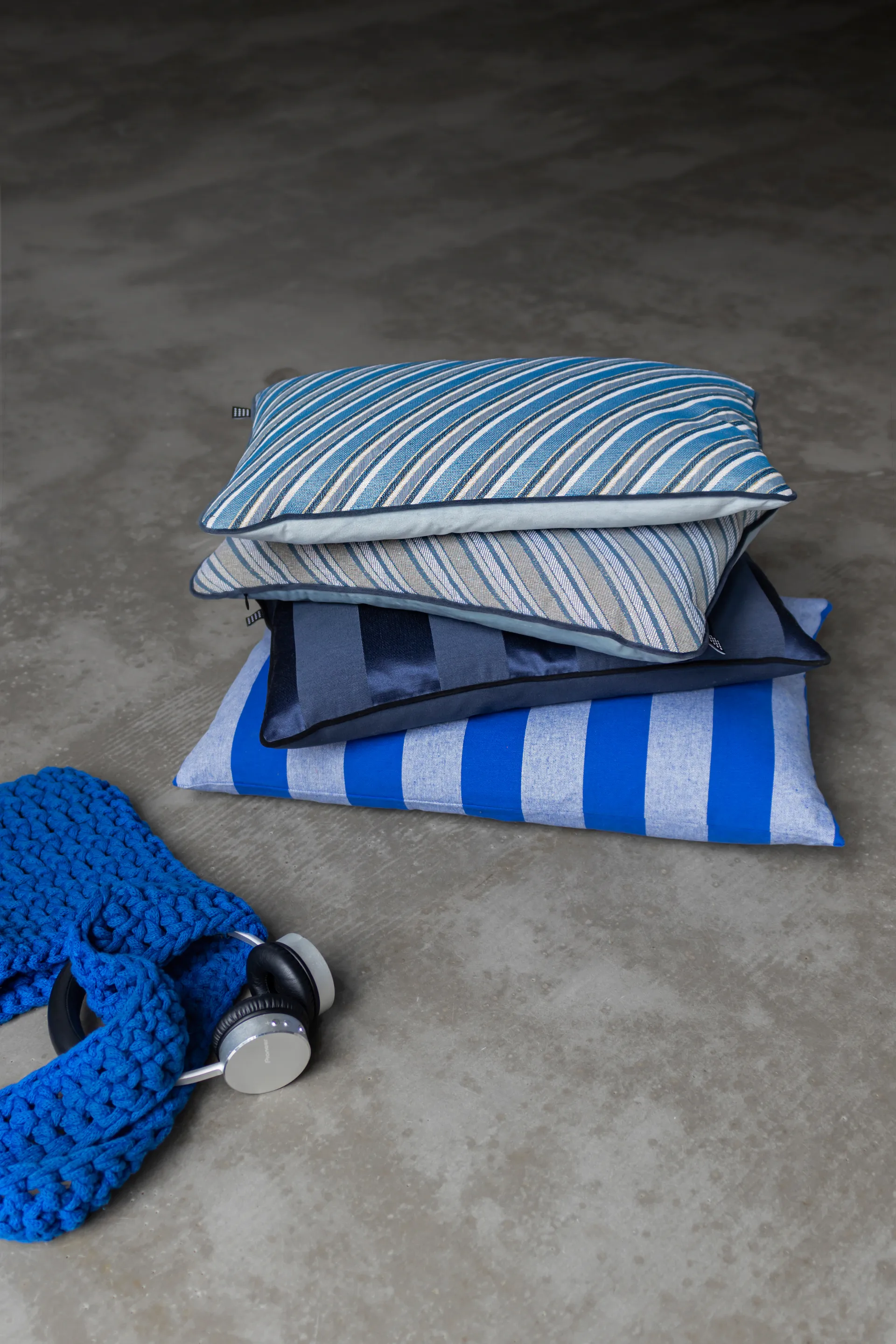 Stripes tyyny 40 x 60 cm, Cobalt Mette Ditmer