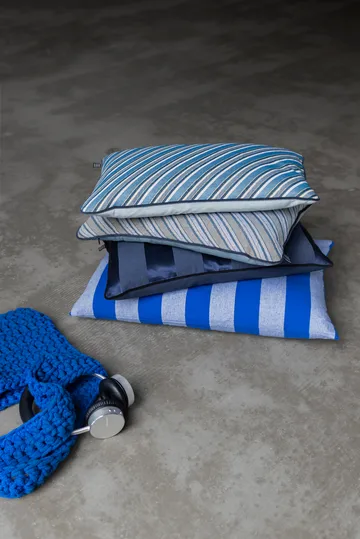 Stripes tyyny 40 x 60 cm - Cobalt - Mette Ditmer