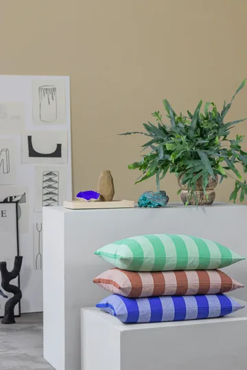 Stripes tyyny 40 x 60 cm - Cobalt - Mette Ditmer