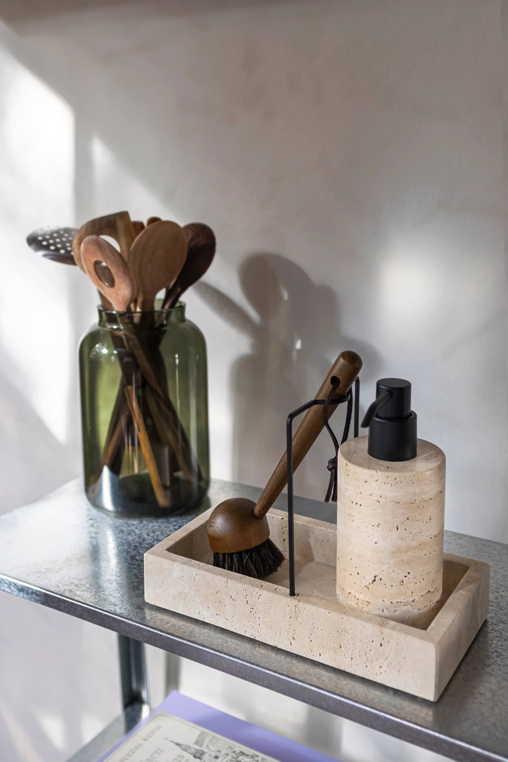 Travertiini tiskipöydän järjestelijä 12x23,5 cm, Liinavaatteet Mette Ditmer