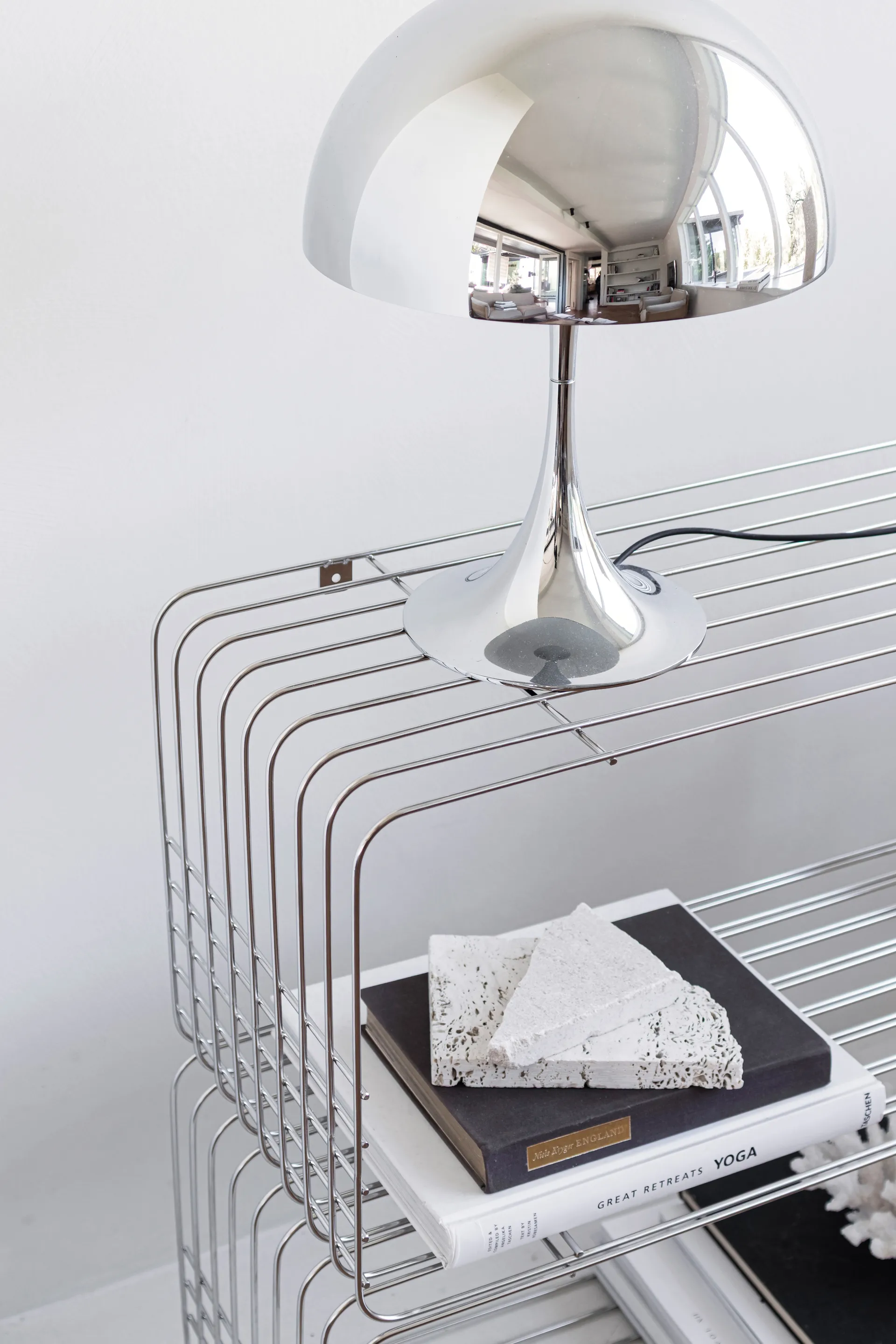 Wire-hylly, Kromi, 31x70x26 cm Mette Ditmer