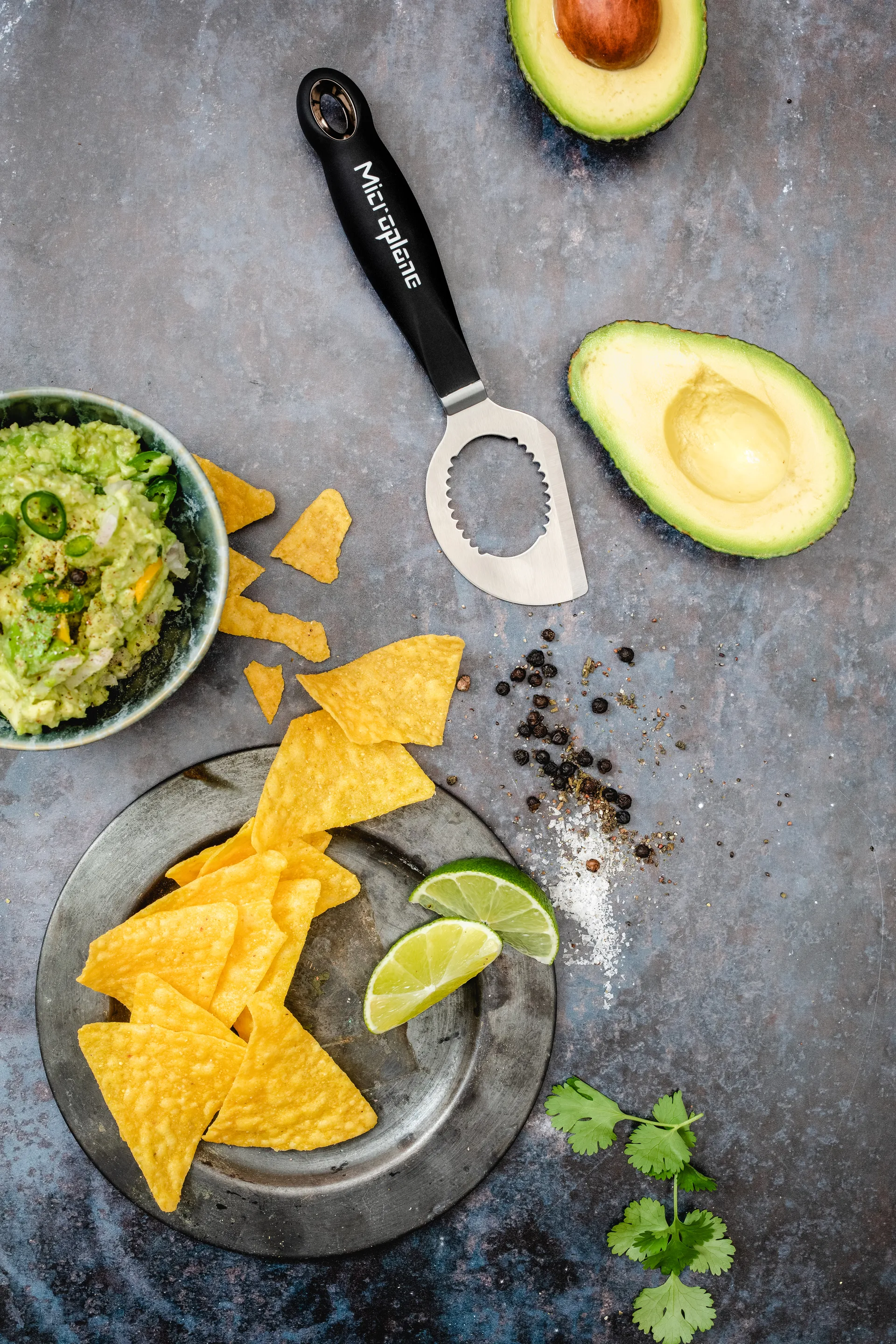 Ammattilainen 3-in-1 avokadonleikkuri 17 cm, Musta Microplane