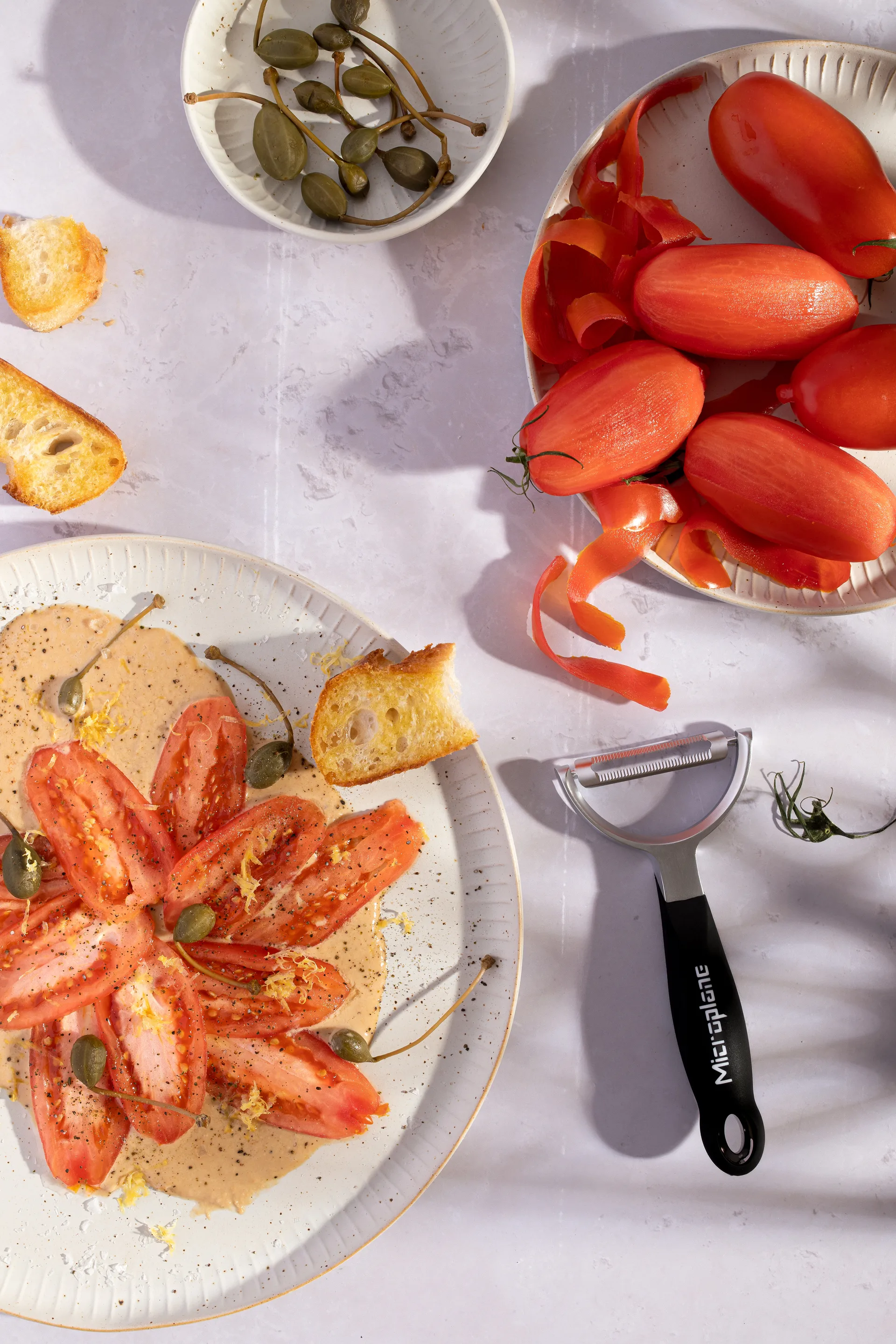 Ammattilainen Y-kuorija hammastettu 16,4 cm, Musta Microplane