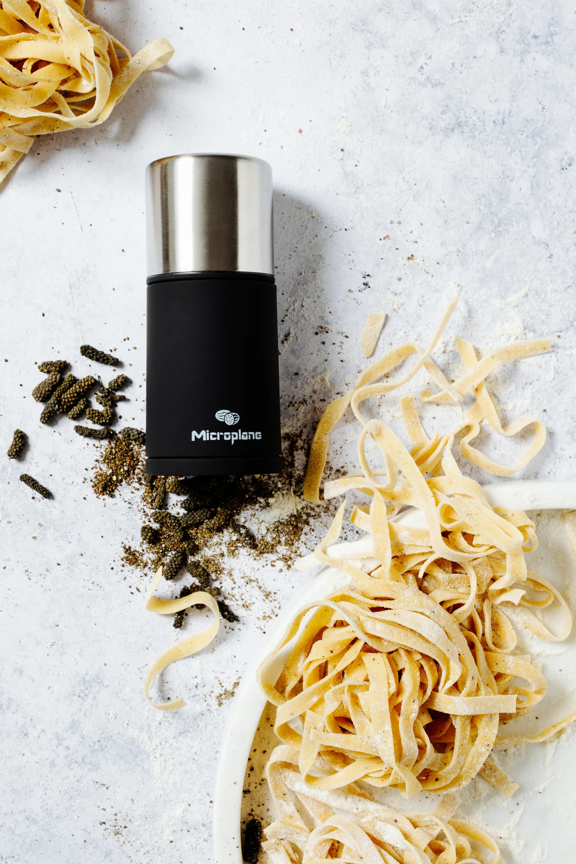 Erikoisuus 2-in-1 maustemylly 12 cm, Ruostumaton teräs Microplane