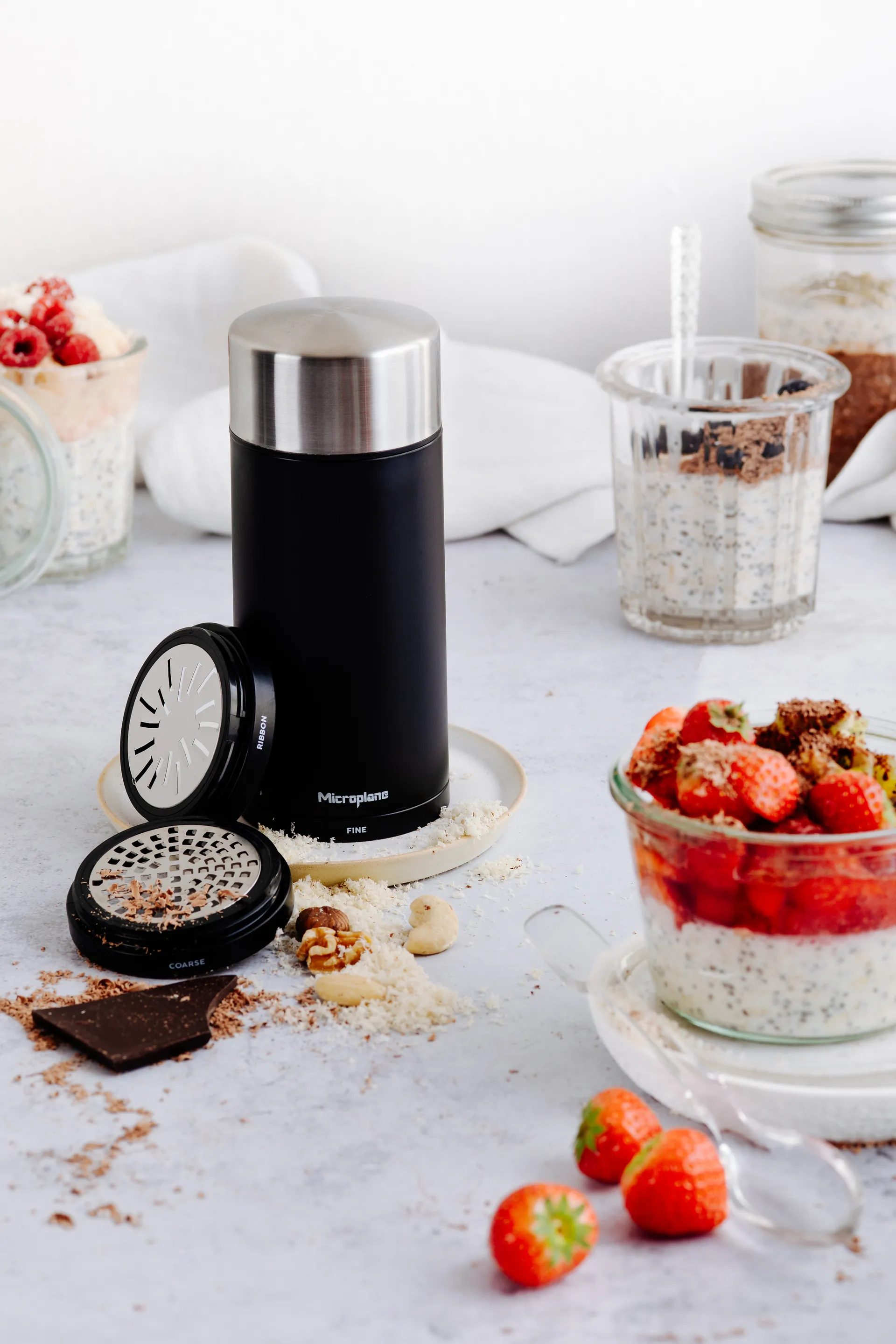 Erikoisuus 3-in-1 universaali mylly 18,5 cm, Musta Microplane