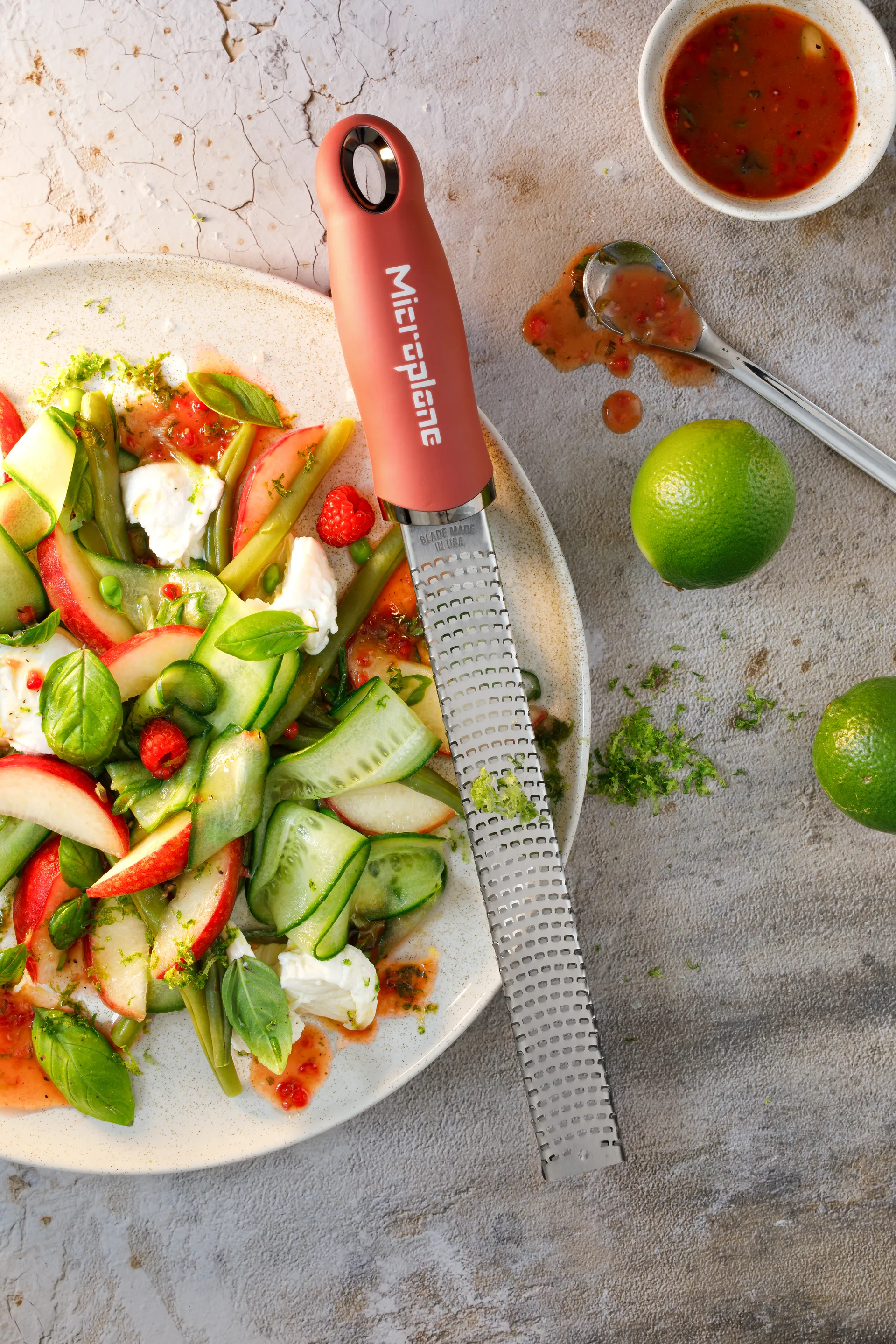 Premium klassinen raastin 32 cm, Huulipuna pinkki Microplane