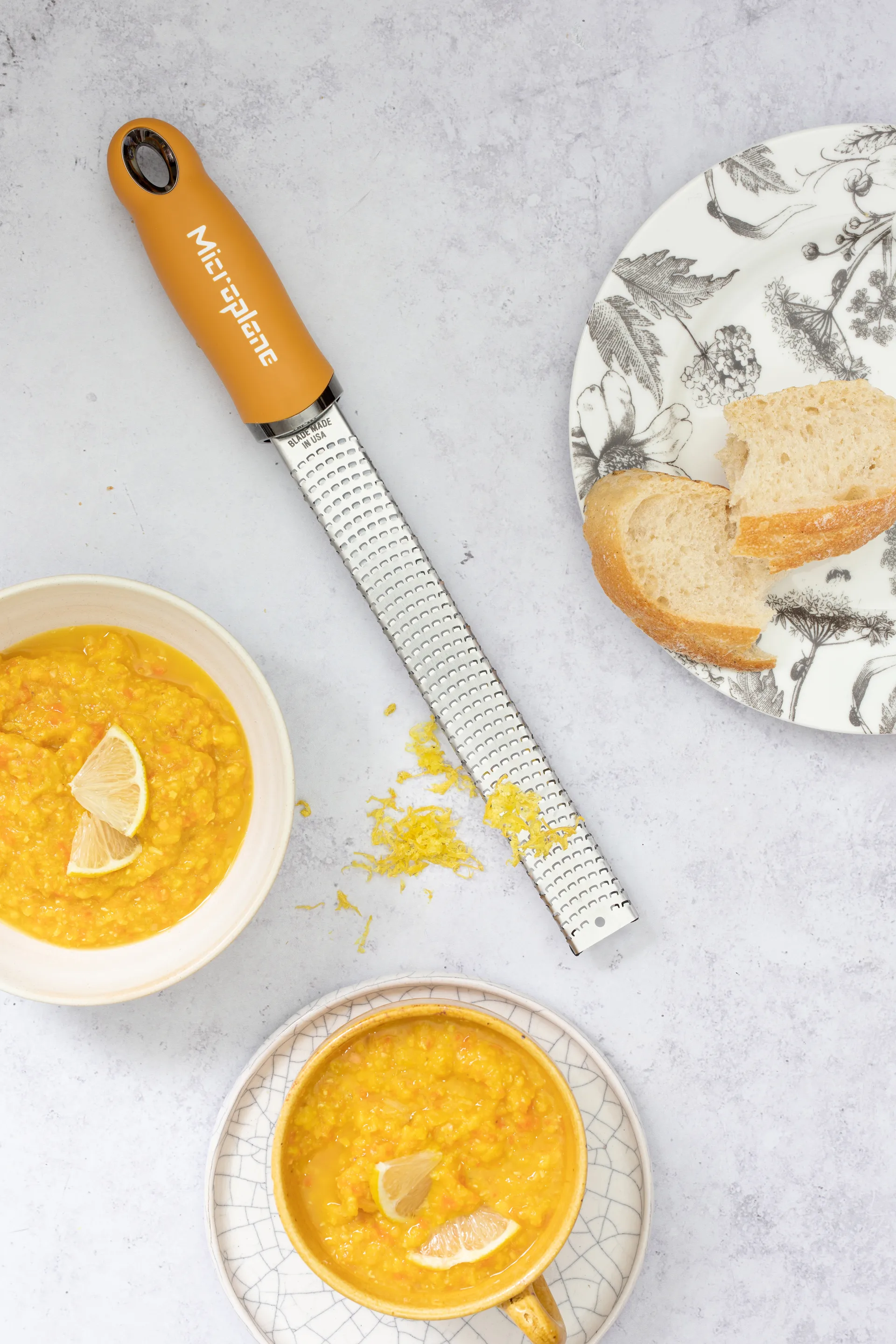 Premium klassinen raastin 32 cm, Sinapinkeltainen Microplane