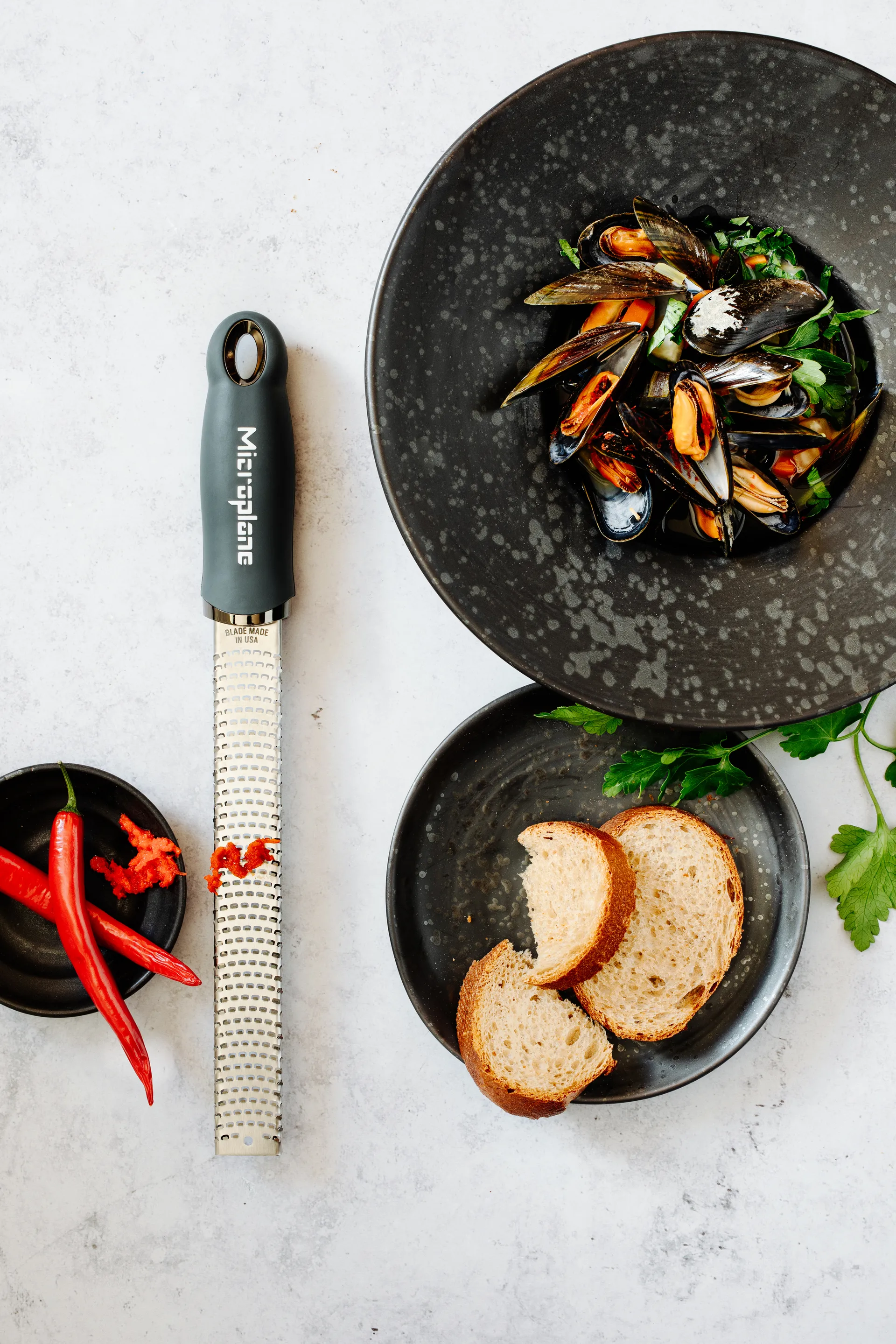 Premium klassinen raastin 32 cm, Tumma harmaa Microplane