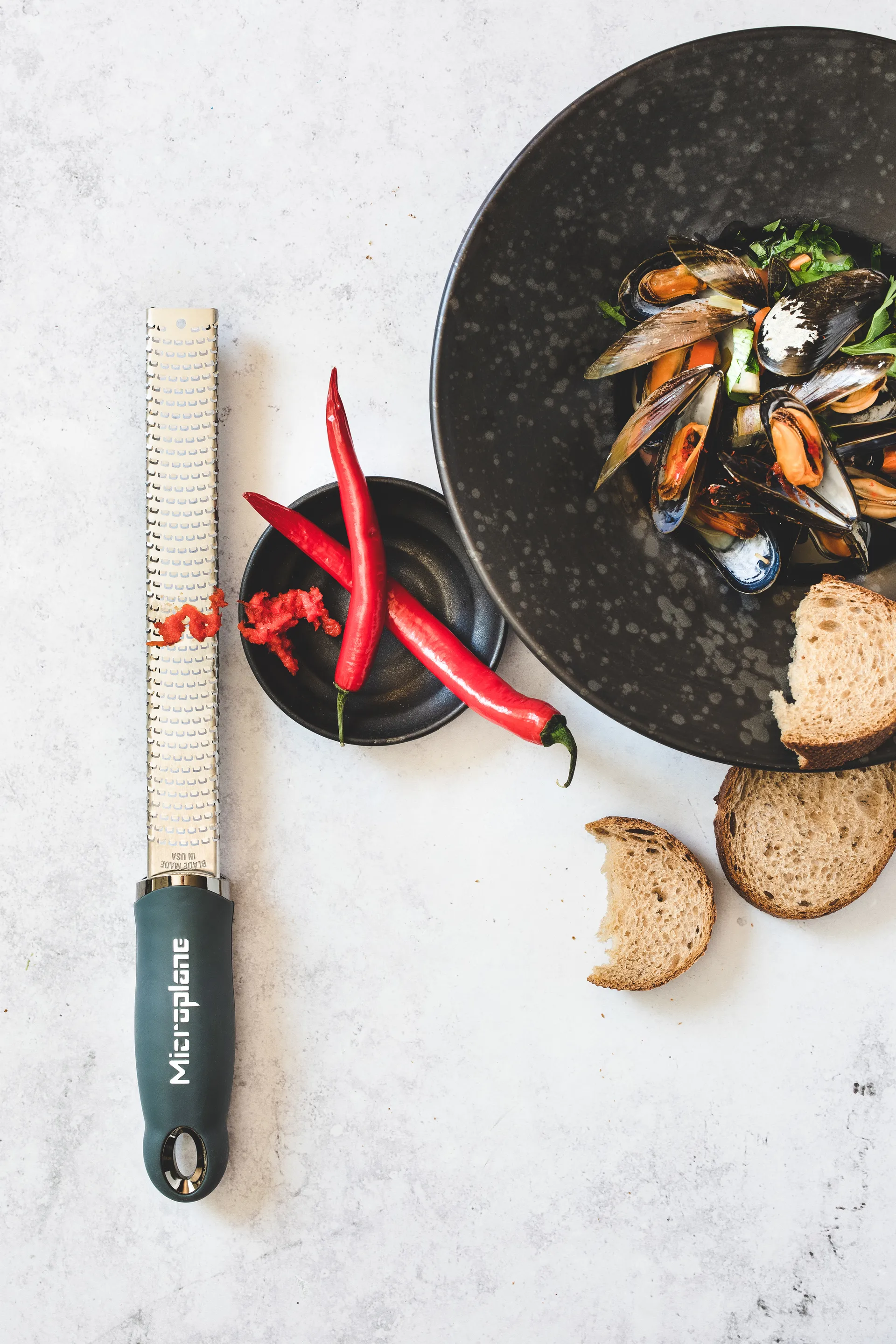 Premium klassinen raastin 32 cm, Tumma harmaa Microplane