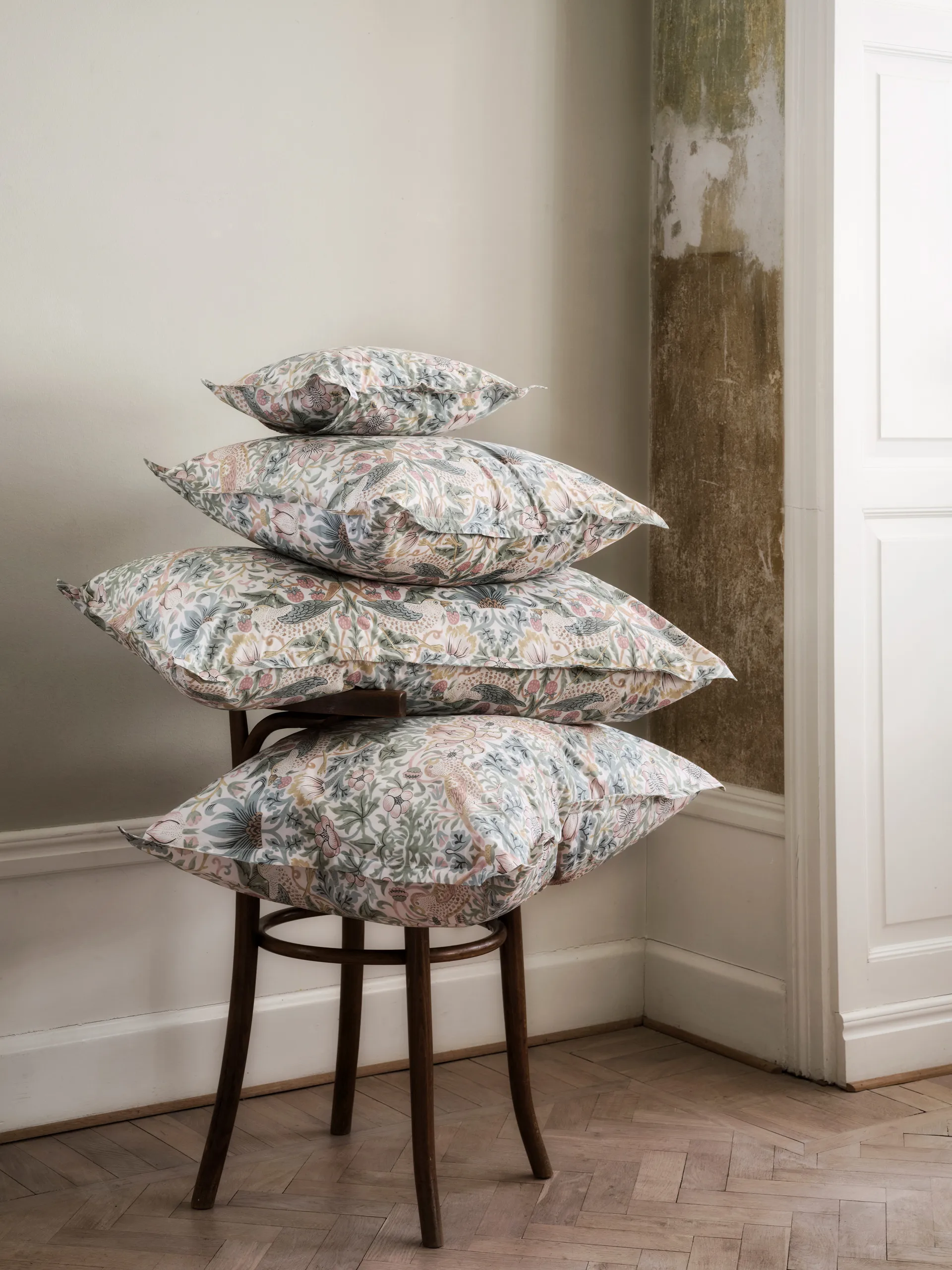 Morris & Co. Strawberry Thief Pussilakana, Vihreä, 220x220 cm Mille Notti