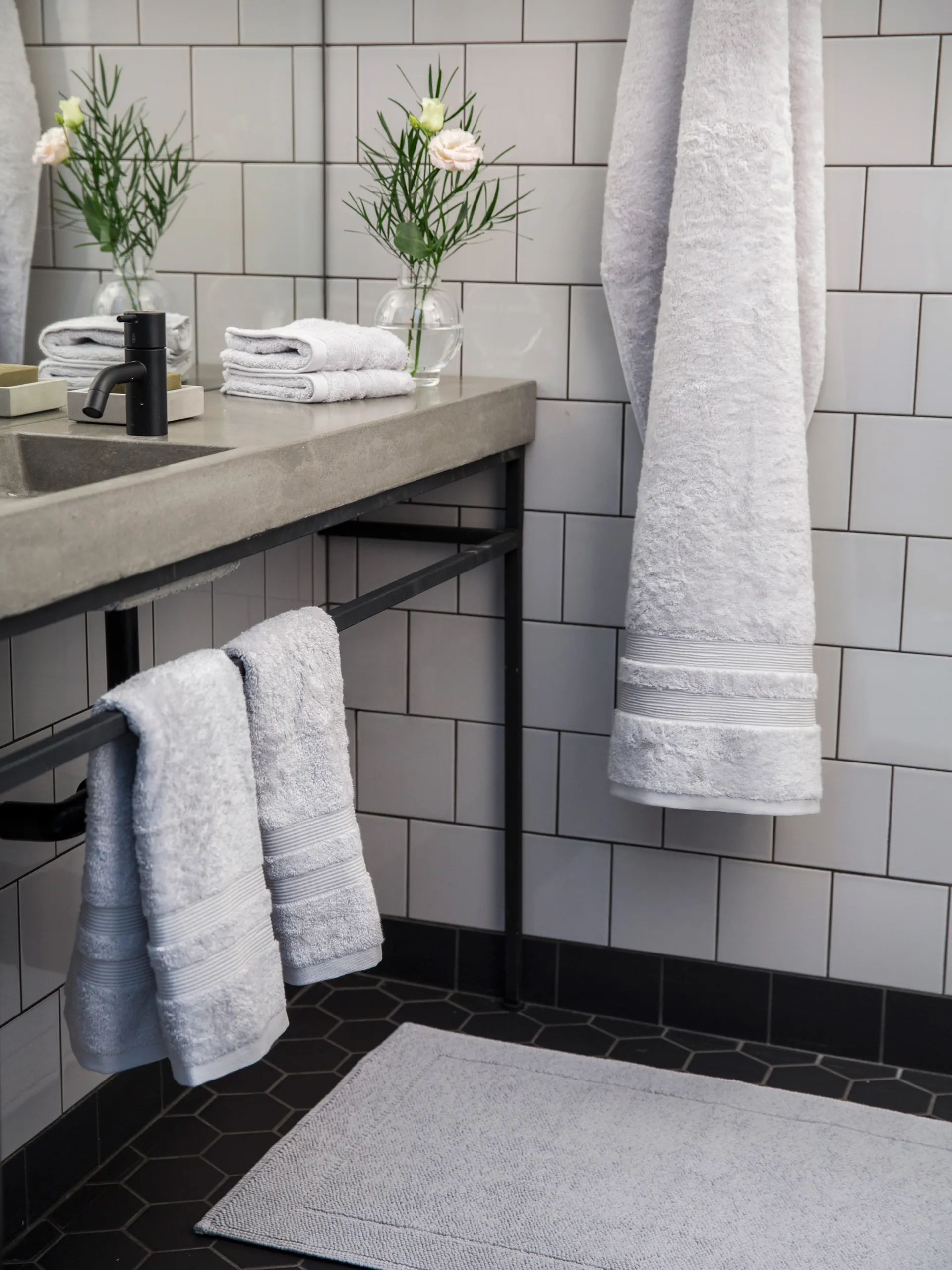 Portofino Kylpyhuoneen matto, Vaaleanharmaa, 60 x 90 cm Mille Notti