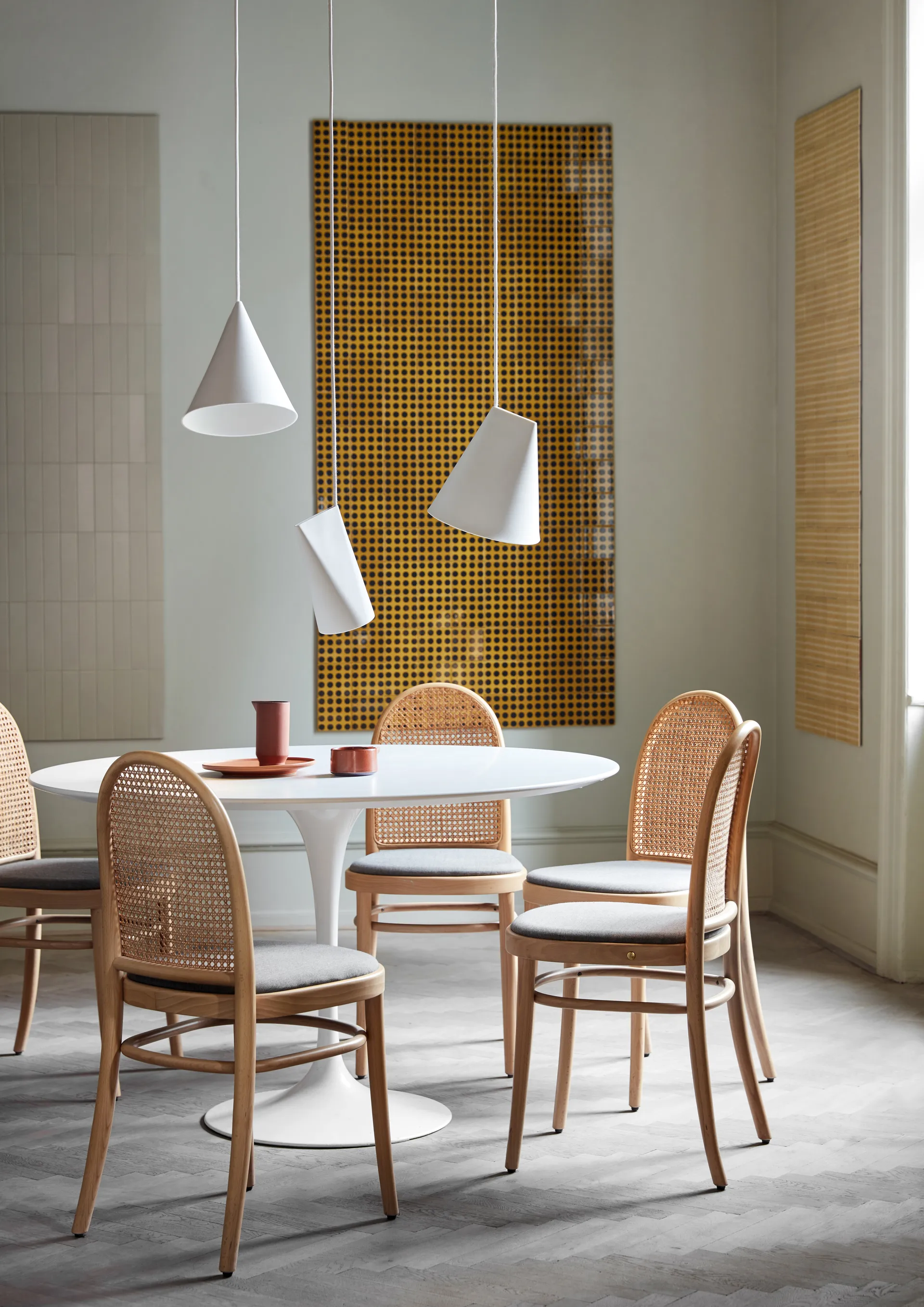 Kattovalaisin keramiikka 23 x 23,5 cm, White MOEBE