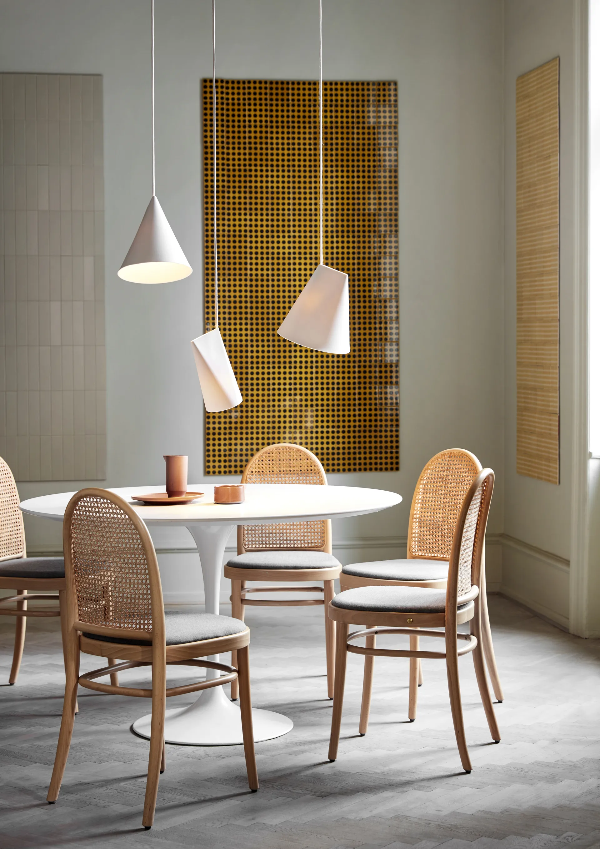 Kattovalaisin keramiikka 23 x 23,5 cm, White MOEBE