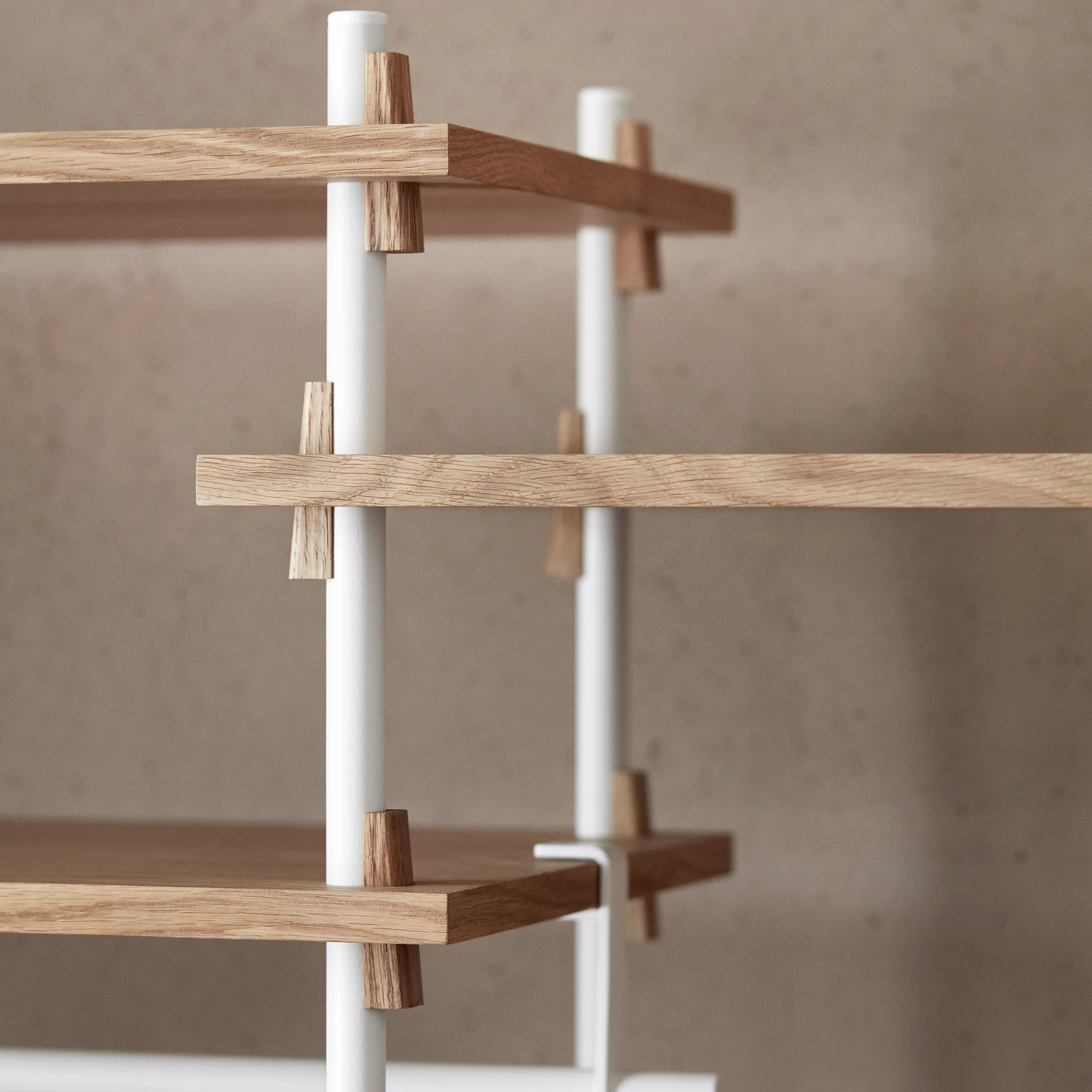 Moebe hyllyn jalat 85 cm 2-pakkaus, White MOEBE