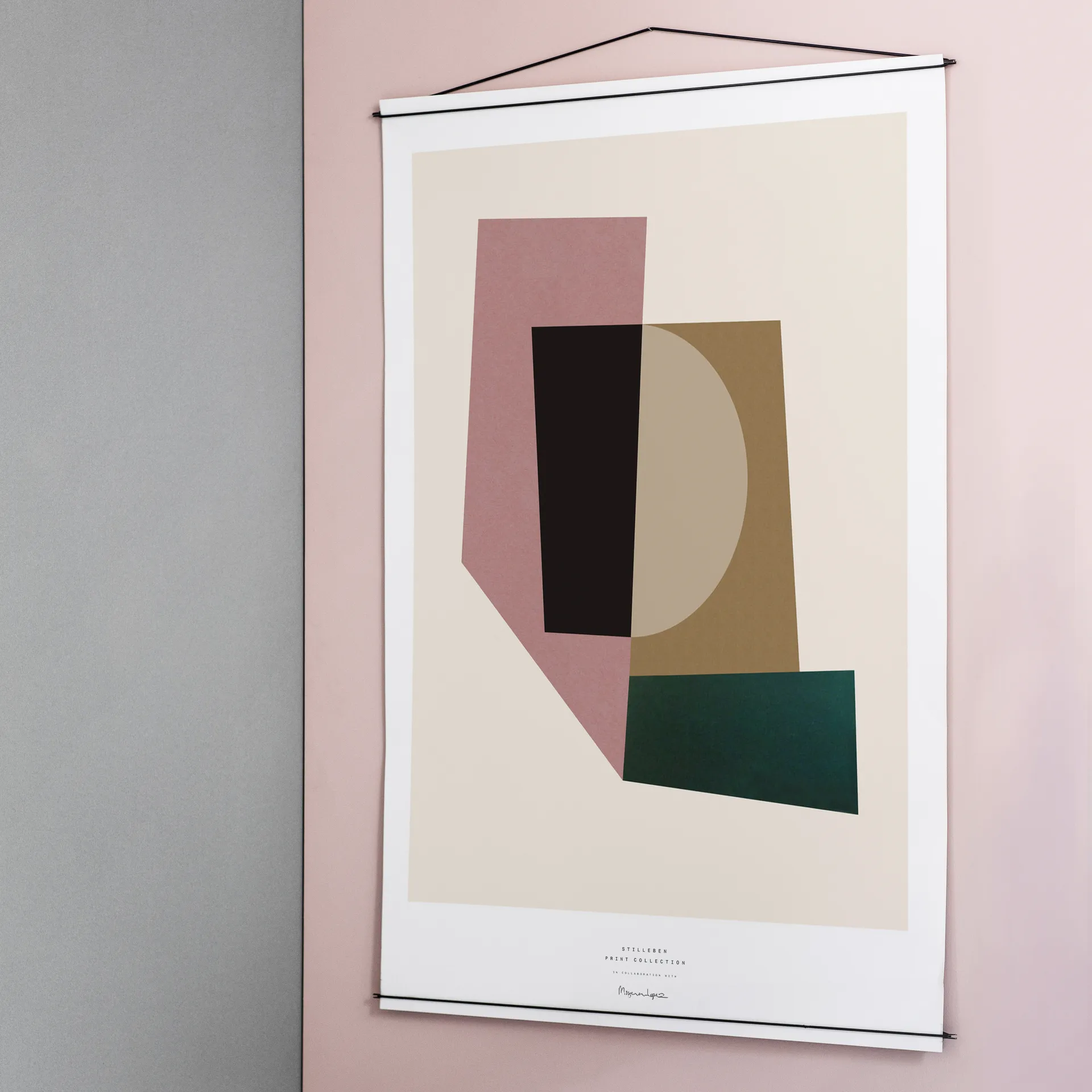 Moebe julisteripustin 70 x 100 cm, Musta MOEBE