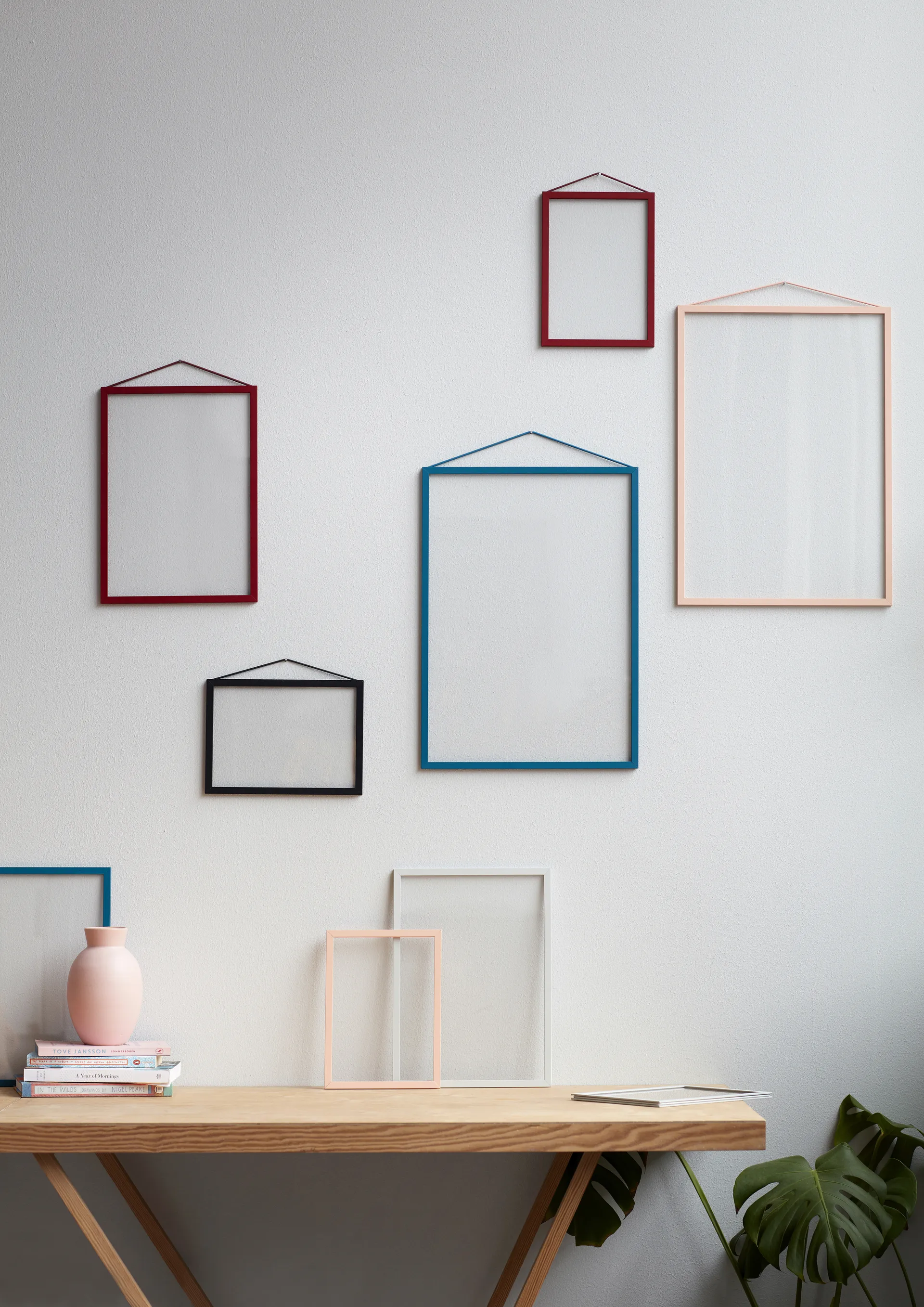 Moebe kehys A5 16,5 x 22,7 cm, Transparent, Red MOEBE