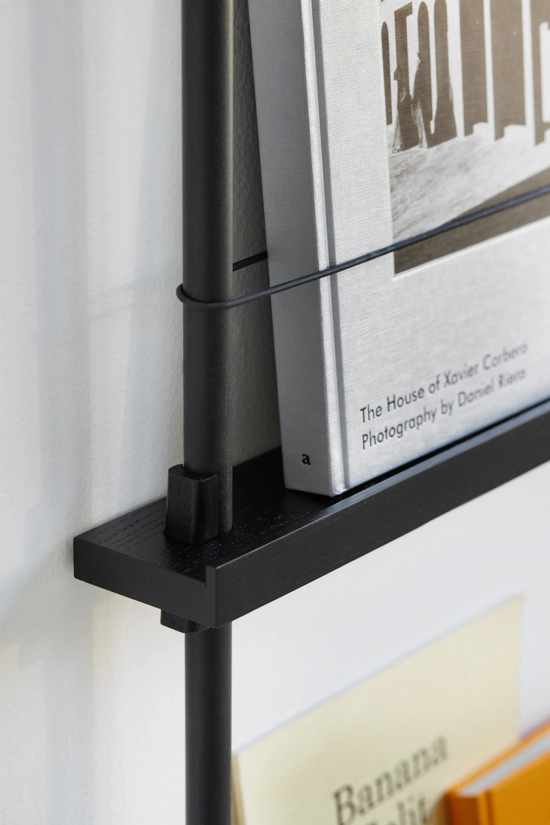 Moebe lehtiteline, Black-black MOEBE