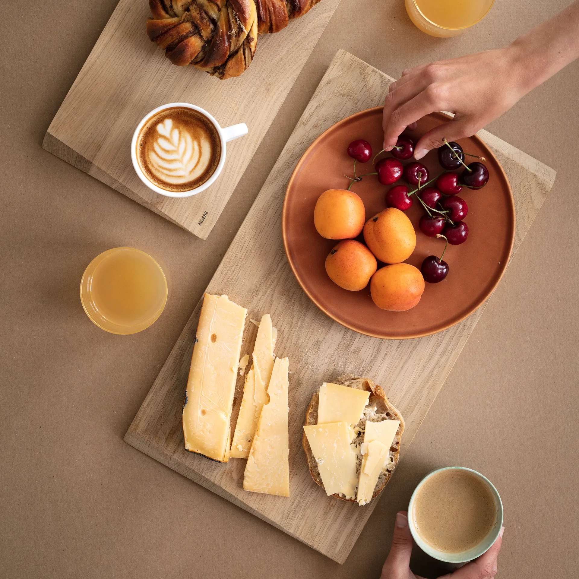 Moebe leikkuulauta iso 24,7x44 cm, Beige MOEBE