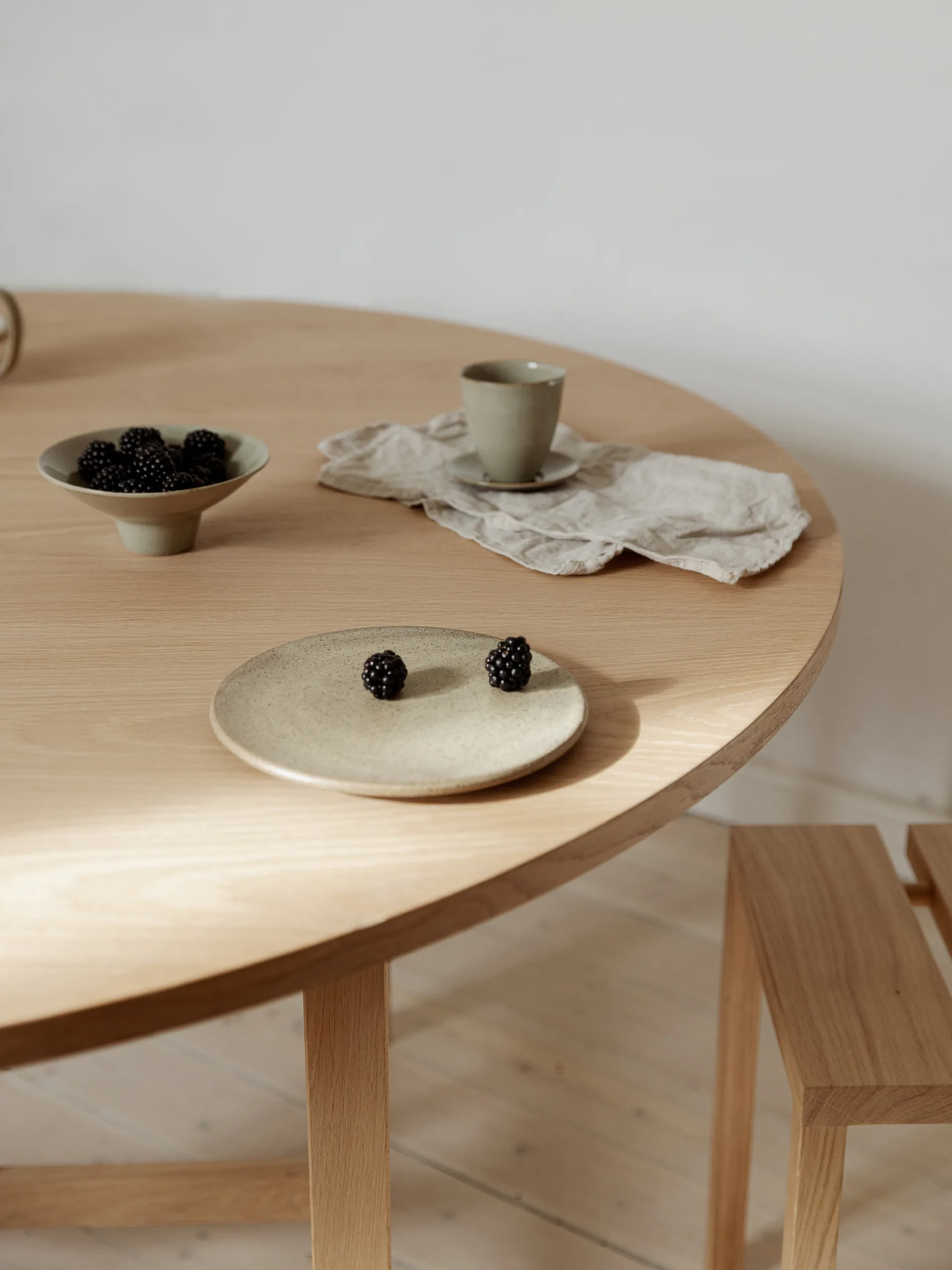 Moebe round dining table -ruokapöytä Ø 140 x 73,2 cm, Tammi MOEBE