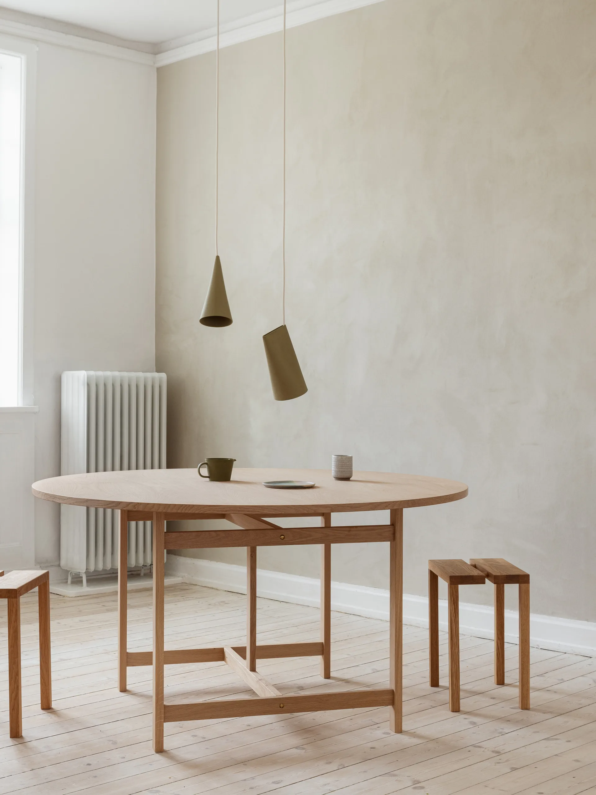 Moebe round dining table -ruokapöytä Ø 140 x 73,2 cm, Tammi MOEBE