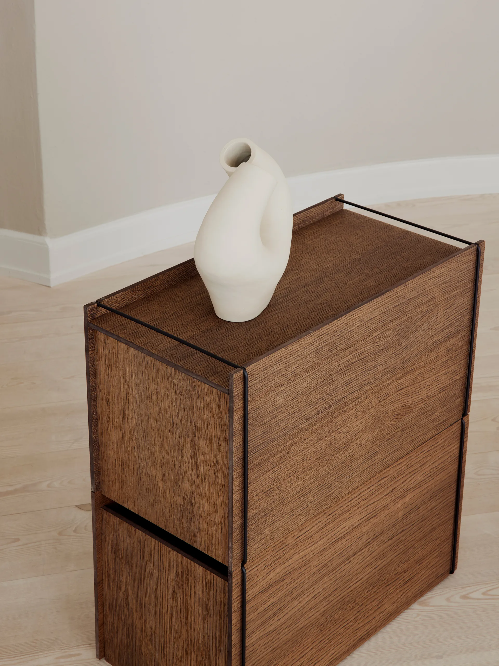 Moebe säilytyslaatikko, Savustettu tammi-black MOEBE