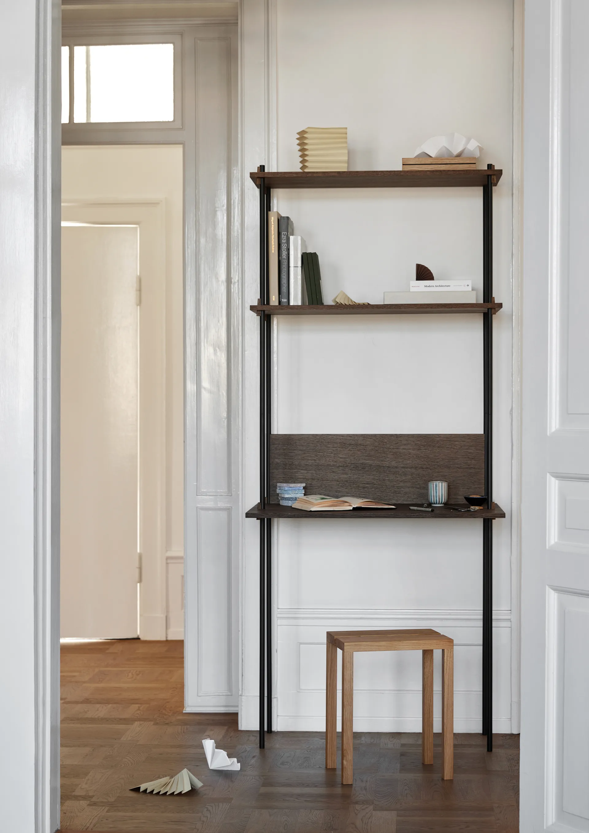 Moebe shelving system s.200.1.D, Poltettu tammi-musta MOEBE