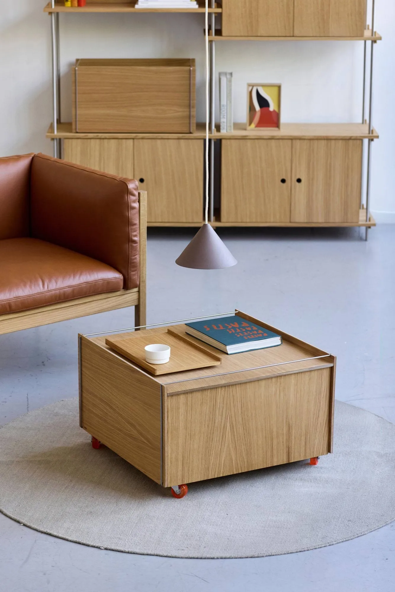 Moebe Storage Chest sohvapöytä säilytystilalla, Öljytty tammi-musta, 60x61x38.2 cm MOEBE