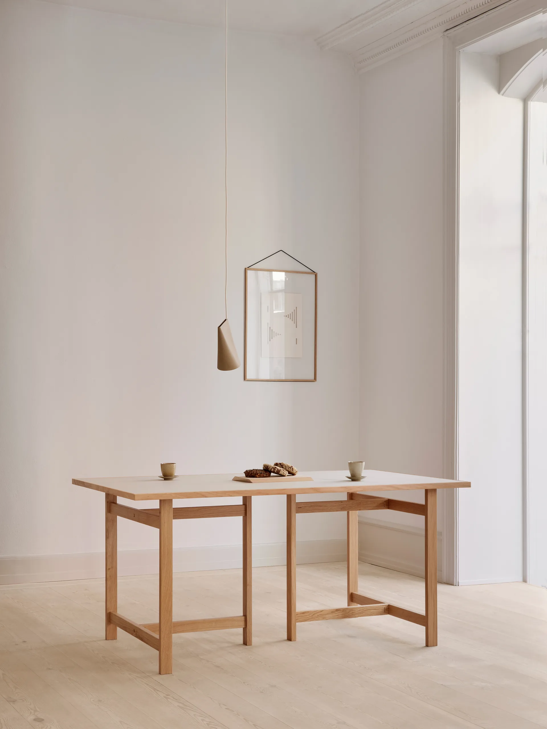 Moebe suorakulmainen ruokapöytä, Vaaleanharmaa, 220x90 cm MOEBE