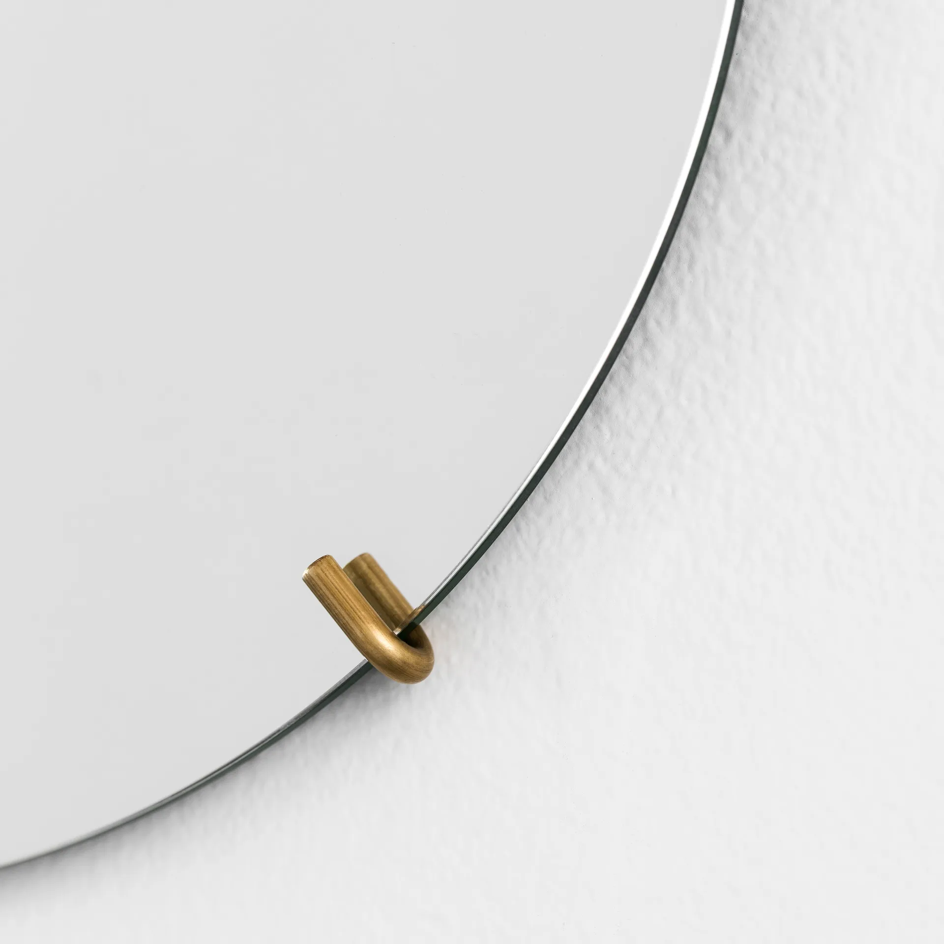 Moebe Wall mirror Ø 50 cm, Messinki MOEBE