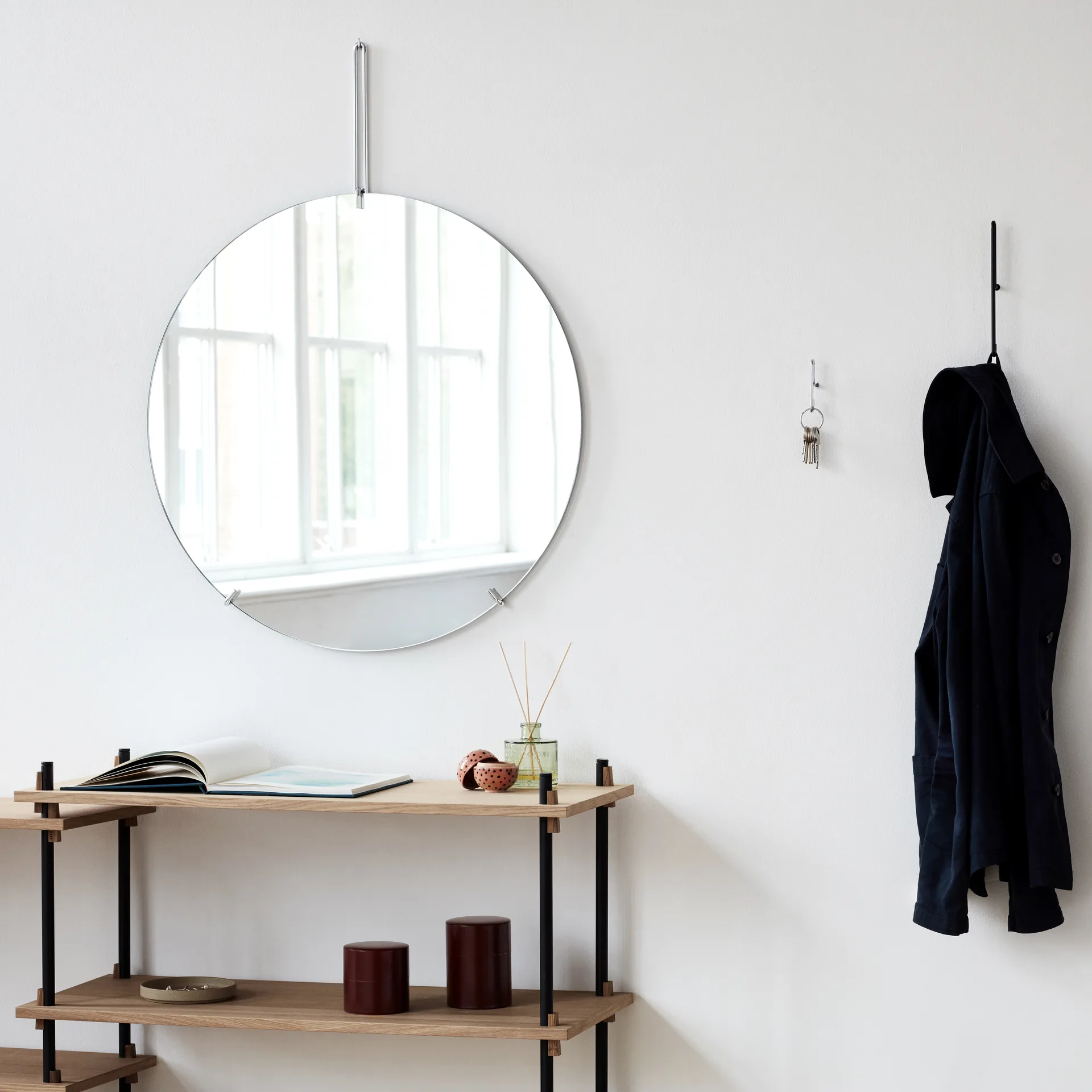 Moebe wall mirror Ø 70 cm, Kromi MOEBE
