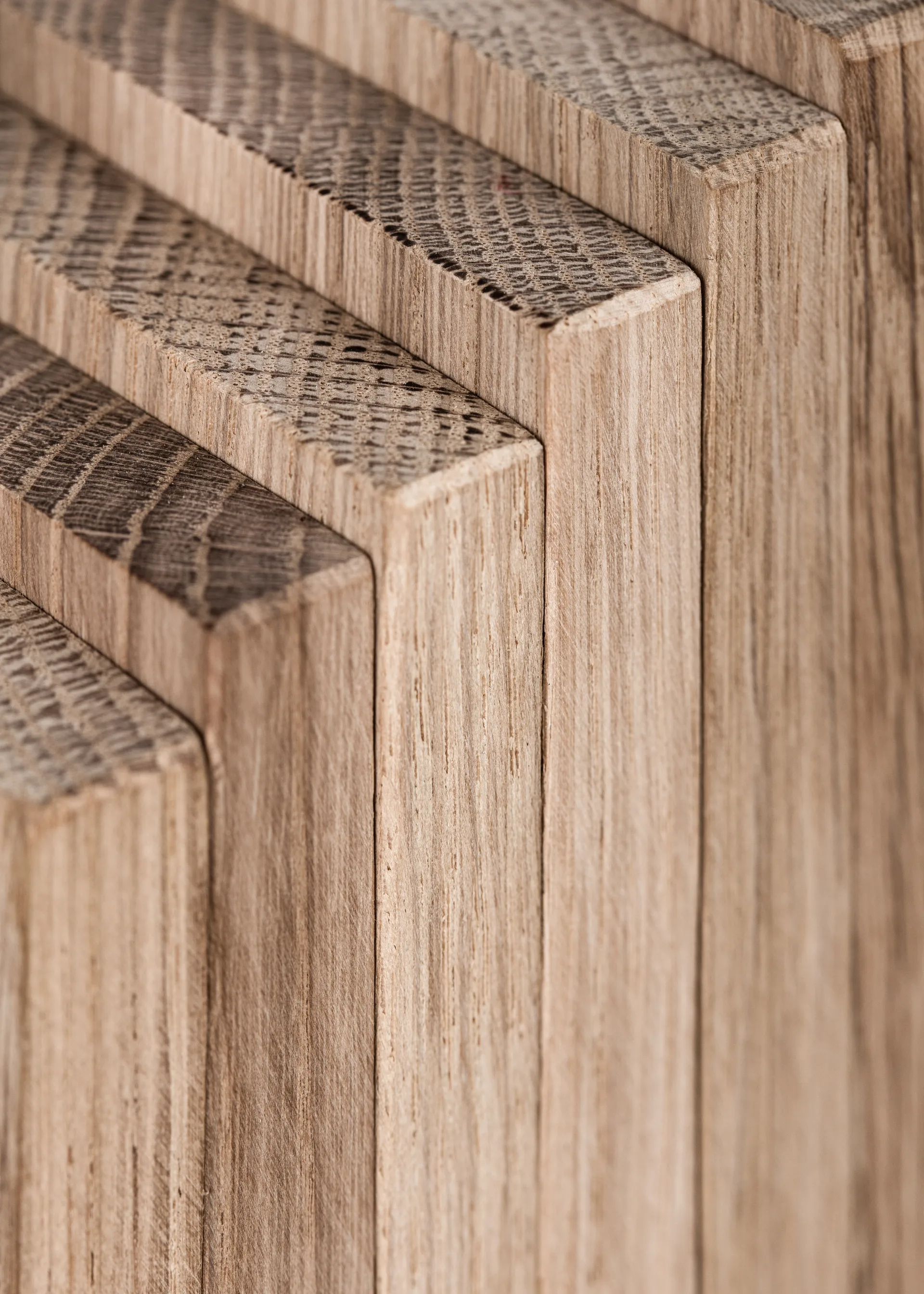 Polygrif tammiveistos 21 x 32 cm, Wood, black MOEBE