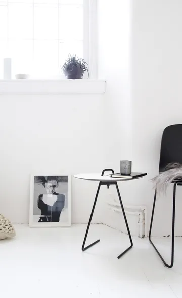 Siirrettävä sivupöytä Ø 45 cm - Black, White - MOEBE