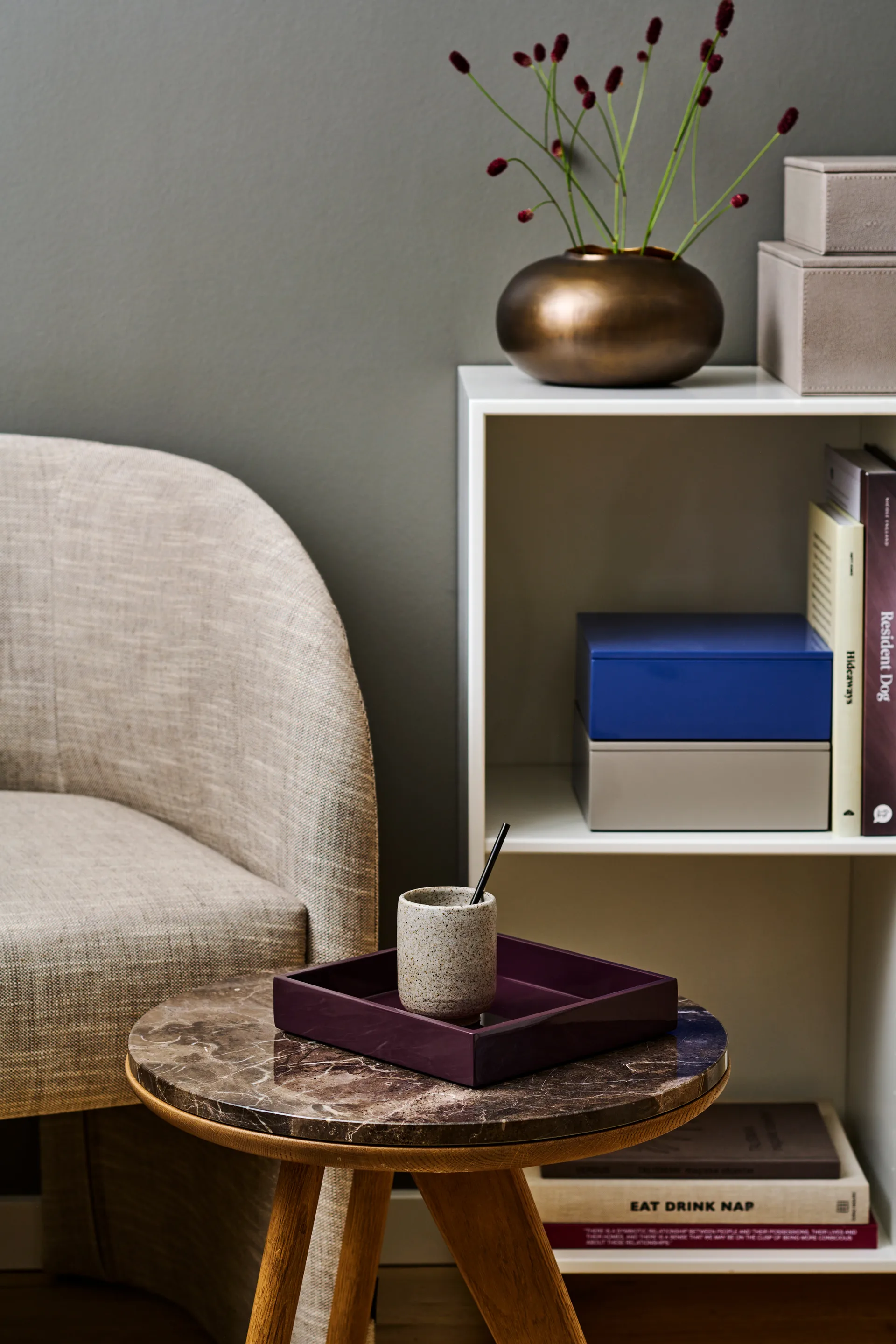 Lux lakkattu säilytyslaatikko 19x19x7 cm, Ultramarin Mojoo