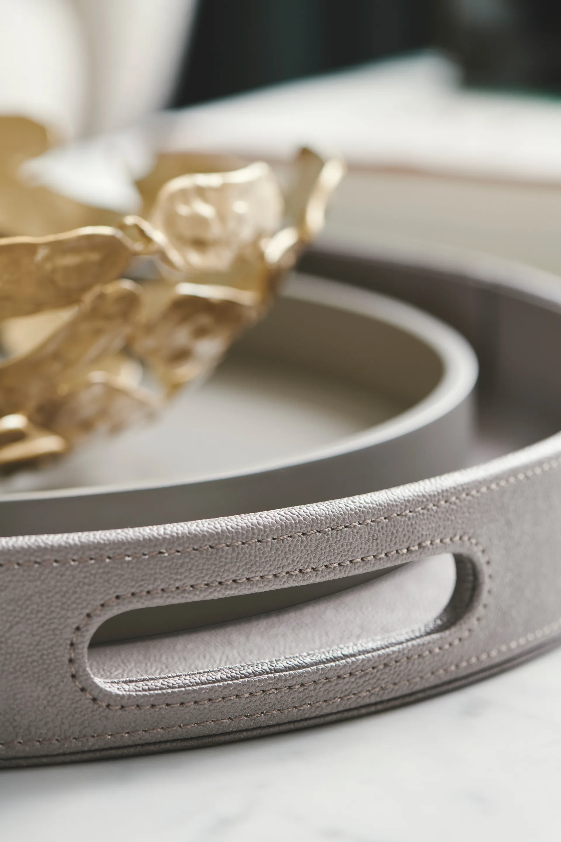 Matt lakattu koristetarjotin Ø30x4 cm, Fawn Mojoo