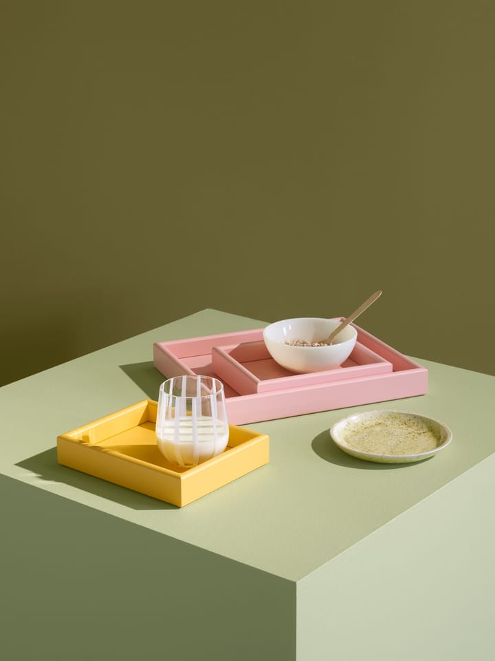 Arrange tarjotin medium 27,3x32,6 cm, Ruby Montana
