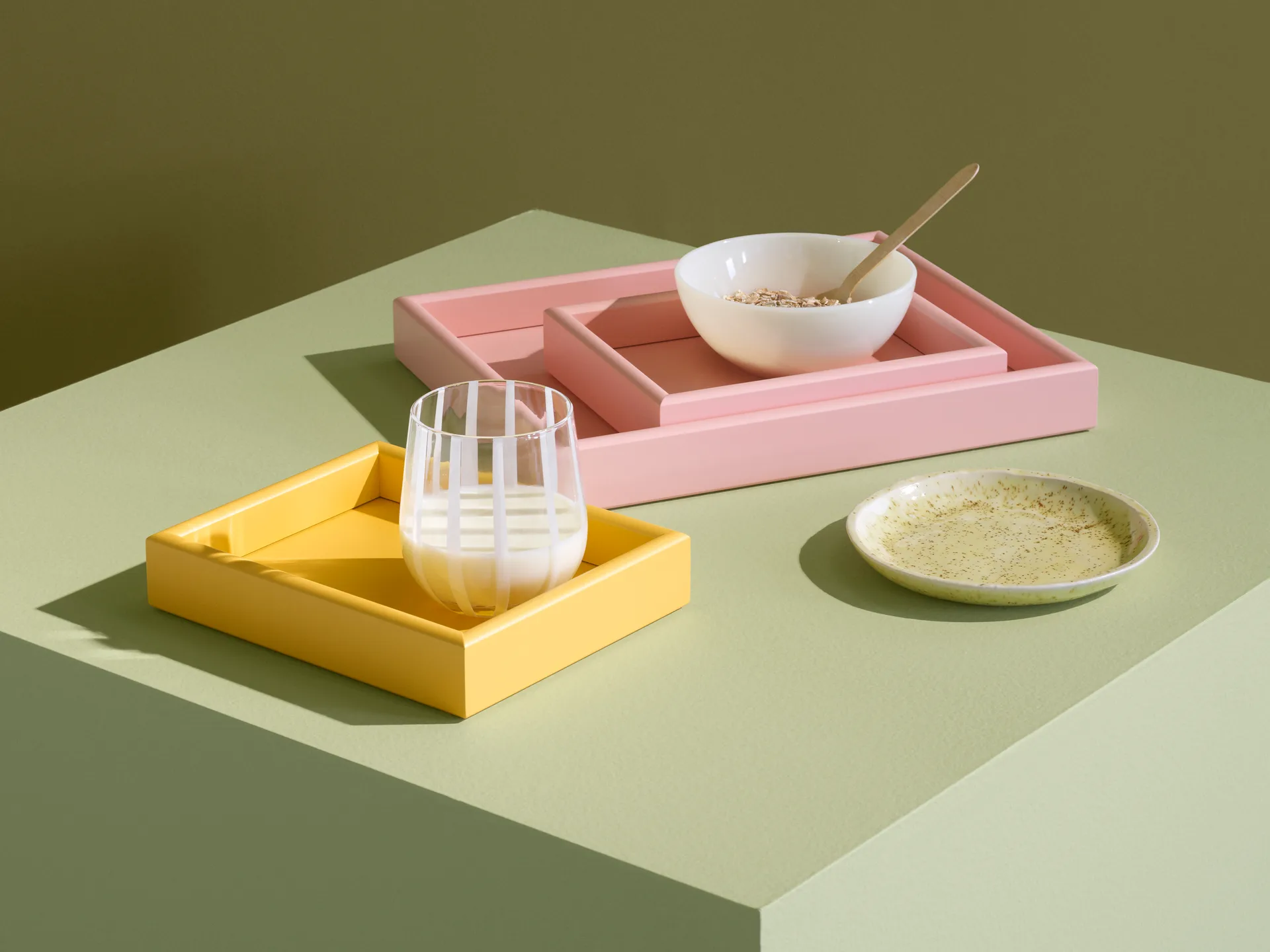 Arrange tarjotin small 17,3x21,4 cm, Ruby Montana