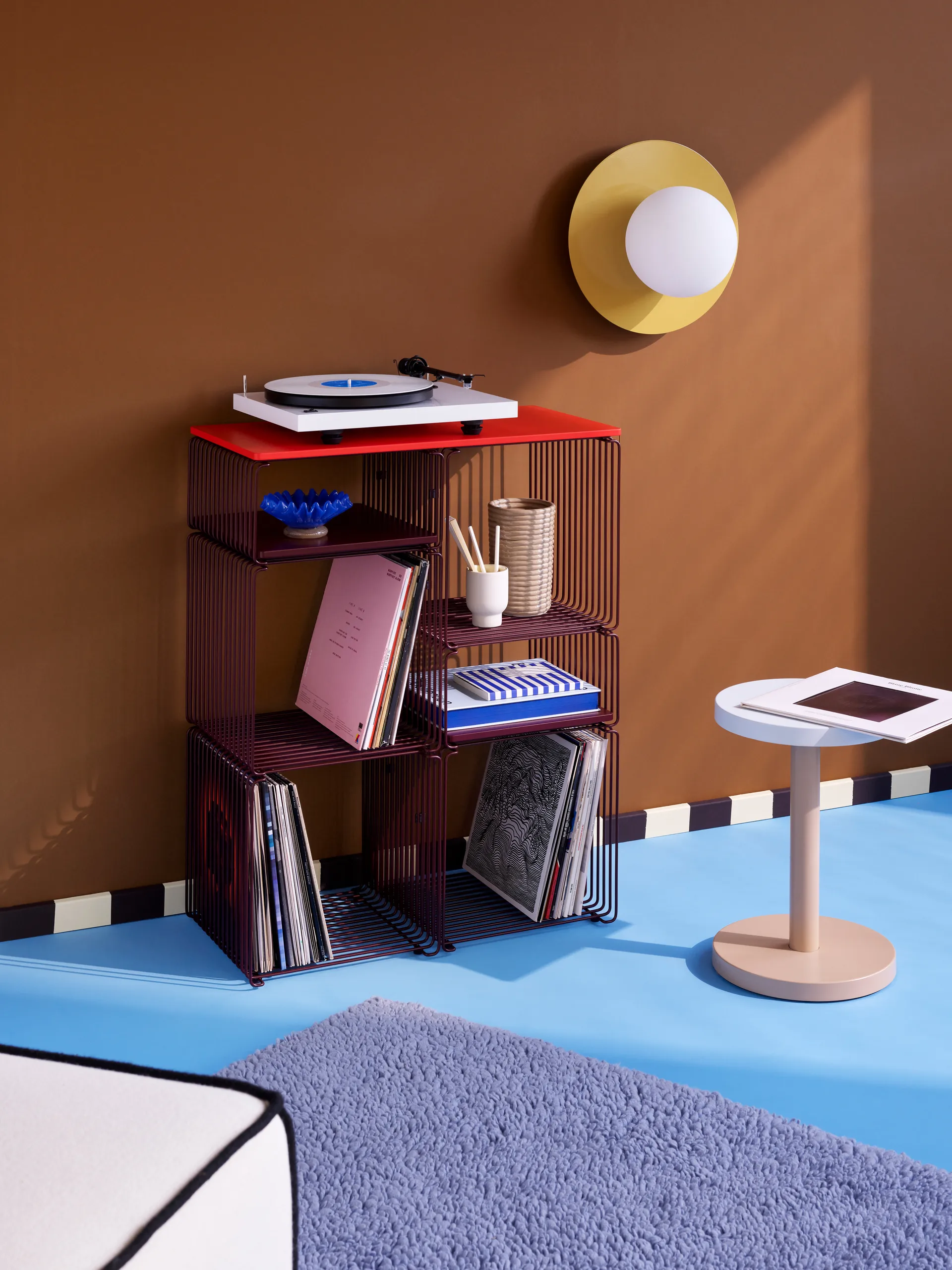 Panton Wire Extended hylly 70x34,8x25,7 cm, Musta punainen Montana