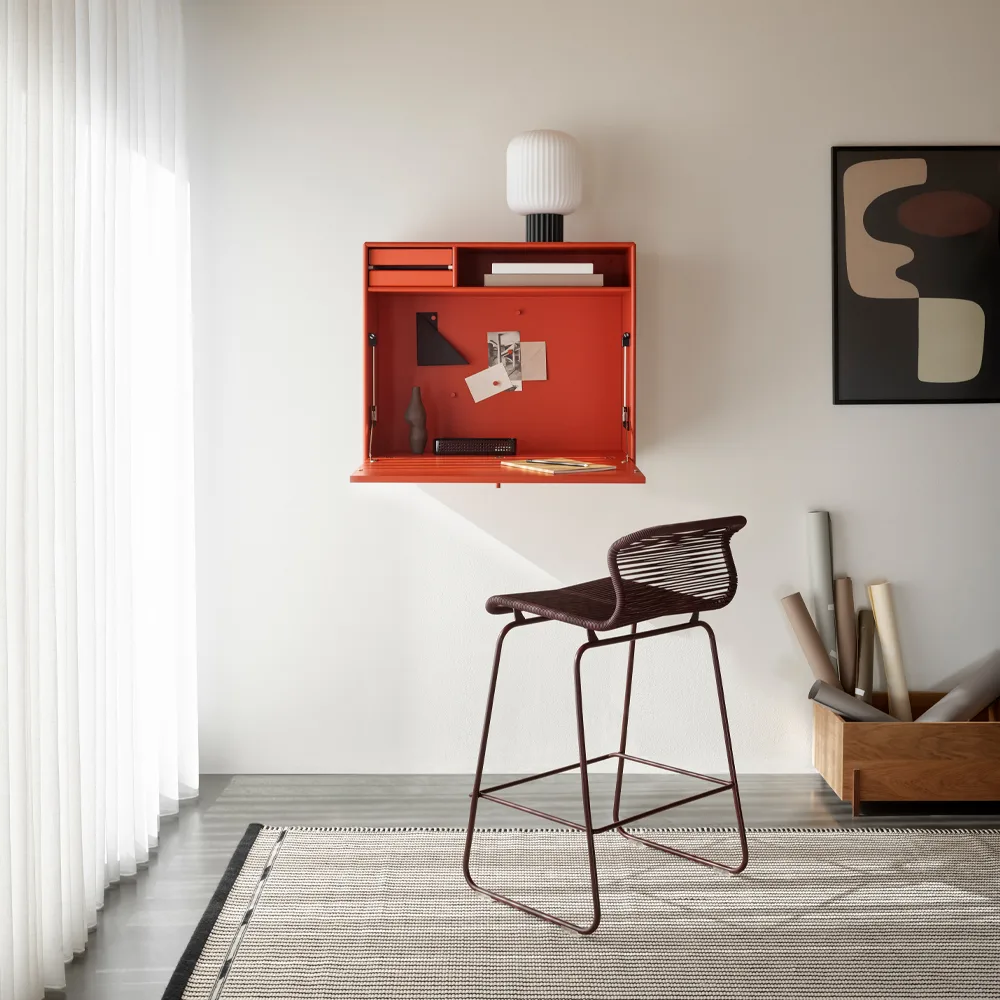 STUDIO seinälle ripustettava kirjoituspöytä, Azure 154 Montana