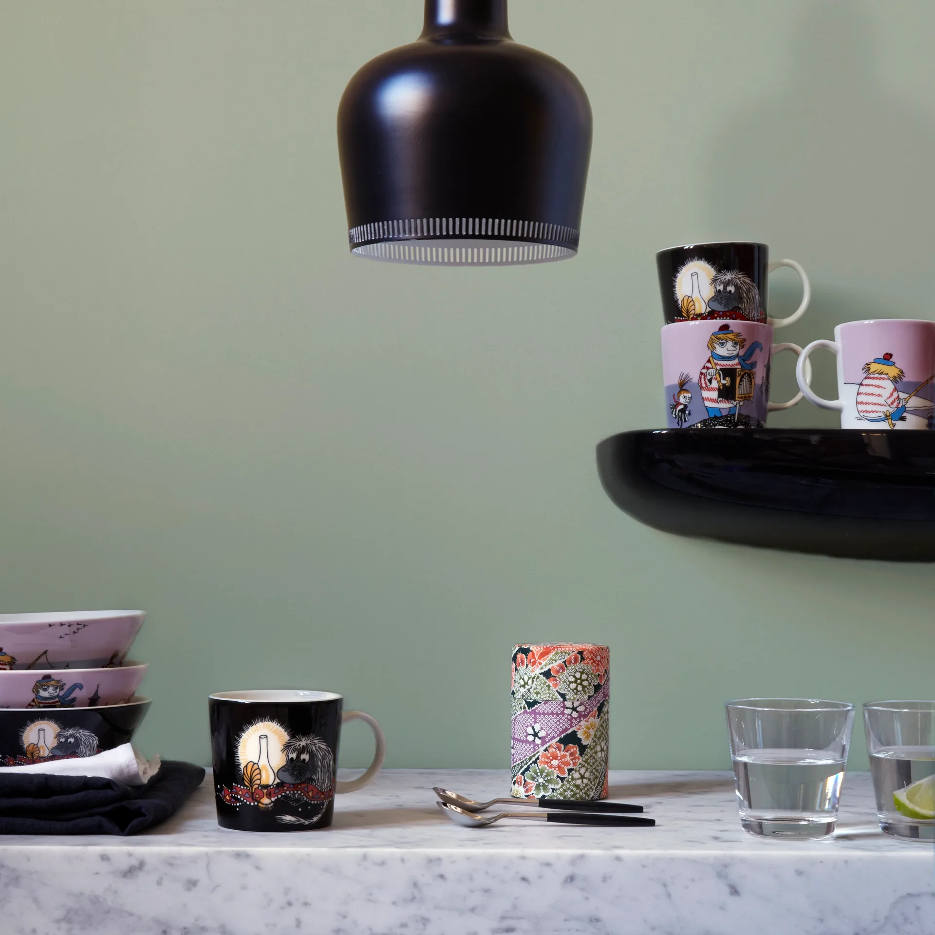 Muumikulho Esi-isä, musta Moomin Arabia