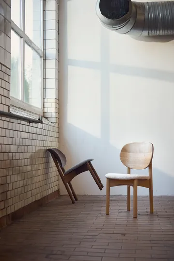 Oka tuoli - Luonnonöljytty tammi, hiekka - MUUBS