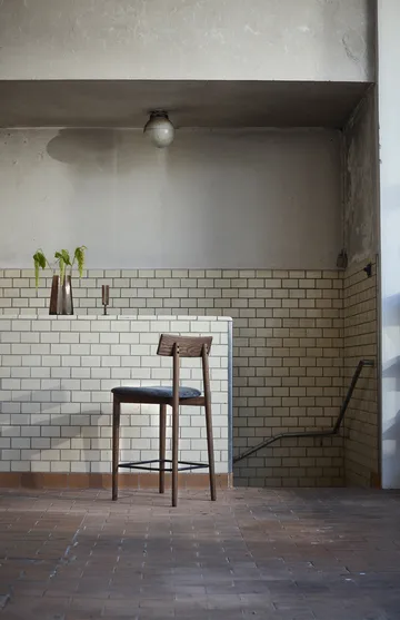 Tetra baarituoli - Graniitinharmaa kangas tummaksi öljytty tammi - MUUBS