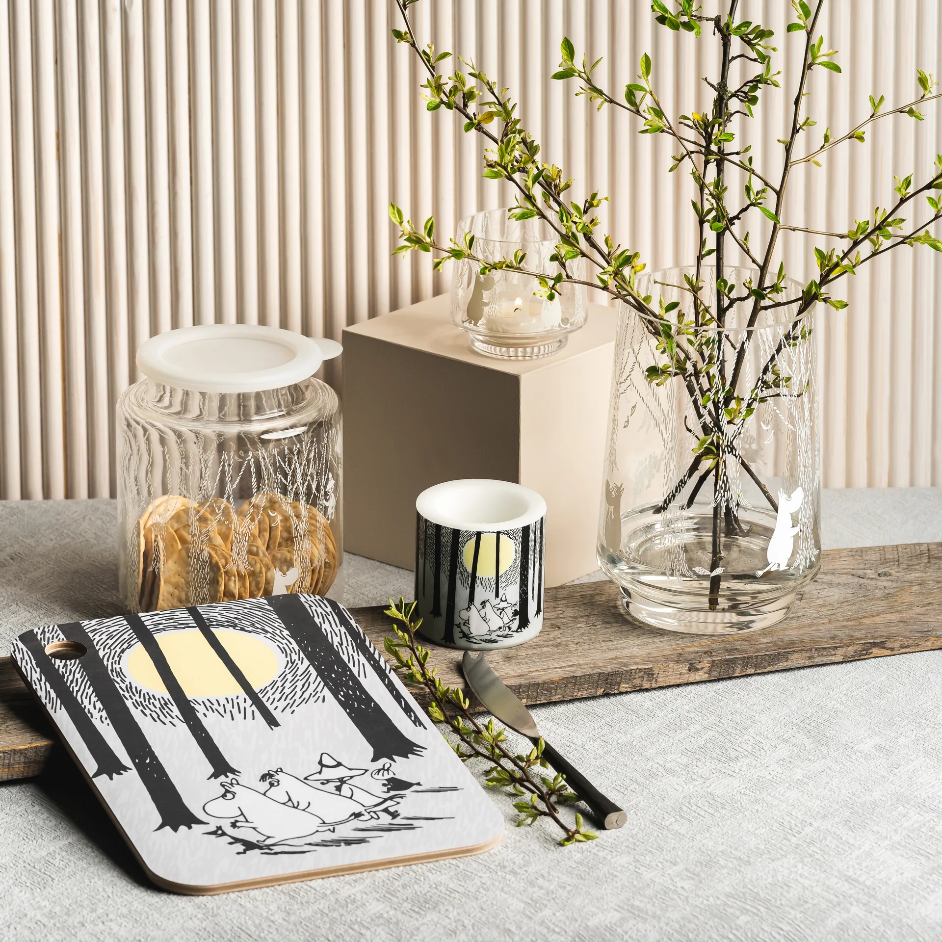 In the Woods -lasipurkki silikonikannella 17 cm, Kirkas-valkoinen Muurla