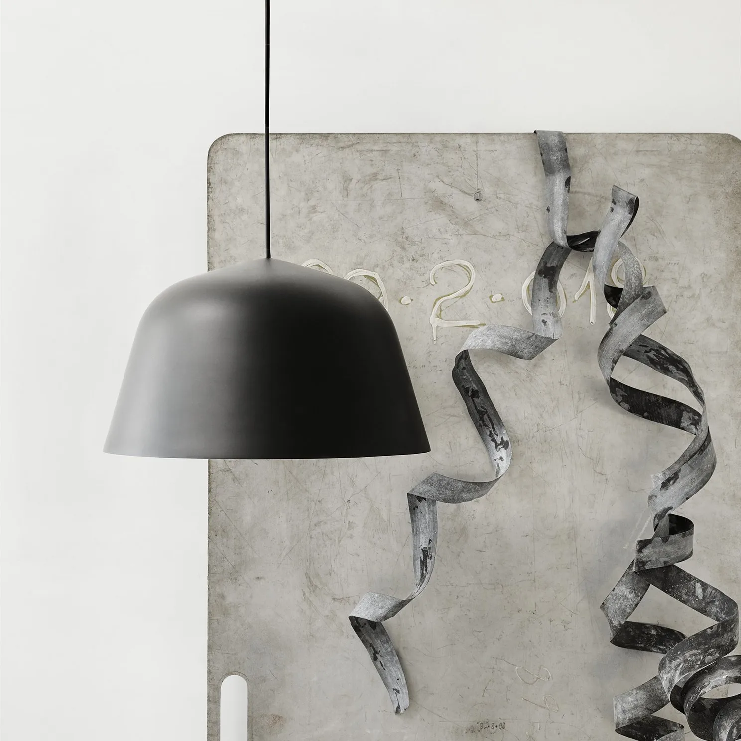 Ambit kattovalaisin Ø25 cm, musta Muuto