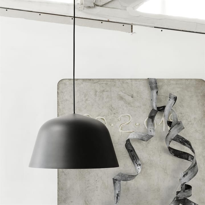 Ambit kattovalaisin Ø40 cm, musta Muuto